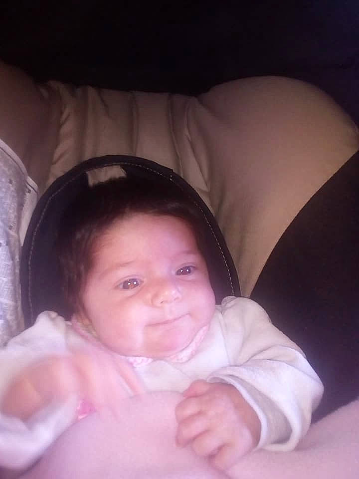 Emy a rejoint le concours — aidez-le/la à gagner de superbes lots ! abdomen, arm, bedtime, black_hair, cheek, child, eye, face, finger, girl, hand, head, infant, leg, lip, mouth, nose, person, skin, smile