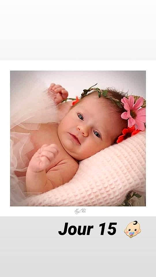 Alessia a rejoint le concours — aidez-le/la à gagner de superbes lots ! baby, cheek, child, close_up, ear, face, hair_accessory, head, nose, person, photo_caption, photograph, photography, pink, portrait_photography, product, skin, stock_photography, toddler