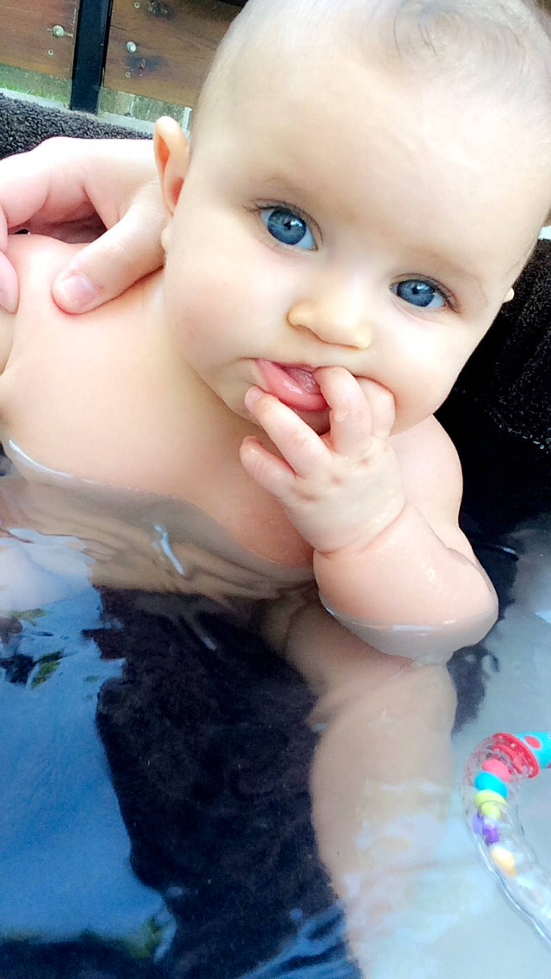 Luna participe au concours pour gagner de l'argent avec cette photo : beauty, blue, child, doll, dress, eye, face, girl, hair, head, human_body, infant, mouth, nose, organ, person, skin, sweetness, toddler, toy