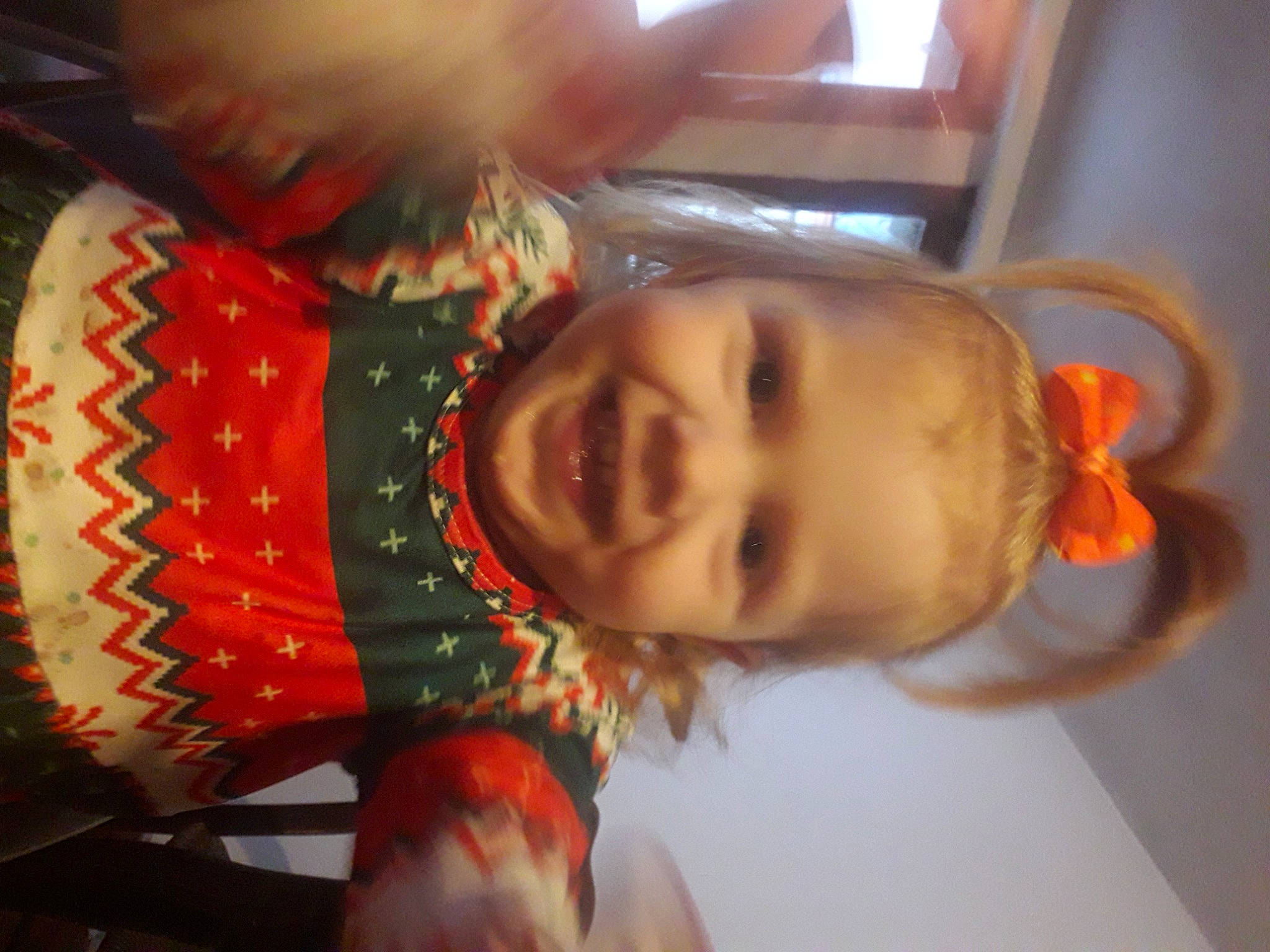 Amaly participe au concours pour gagner de l'argent avec cette photo : baby, carmine, chest, child, elbow, event, eyelash, fashion_accessory, fun, happy, jaw, jewellery, joy, membranophone, mouth, person, personal_protective_equipment, smile, toddler, wrist