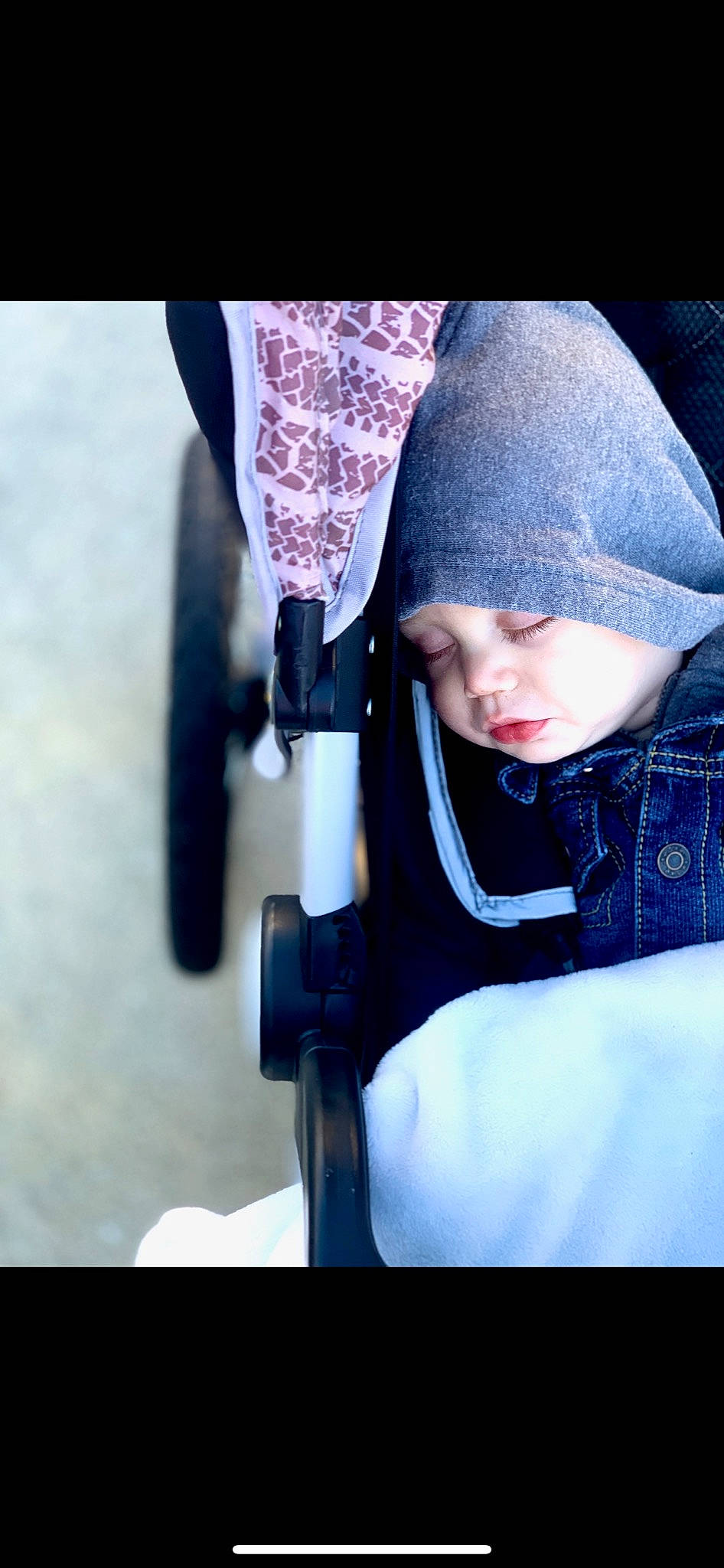 Wesson is registered to the contest to win money with this photo: arm, baby, beanie, cap, child, cool, hand, headgear, leg, person, product, toddler