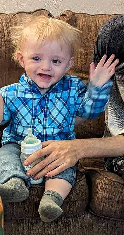 Monroe is registered to the contest to win money with this photo: arm, child, cool, eye, facial_expression, finger, gesture, grass, hairstyle, hand, happy, head, human_body, joy, leg, organ, person, photograph, product, skin