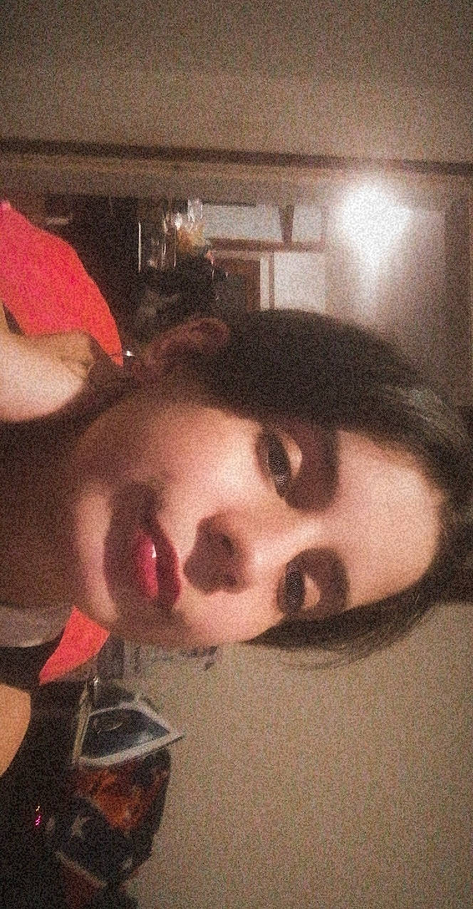 Yaëlle a rejoint le concours — aidez-le/la à gagner de superbes lots ! black_hair, cheek, cool, eye_liner, eyebrow, eyelash, forehead, human, jaw, lip, nose, person, selfie, throat