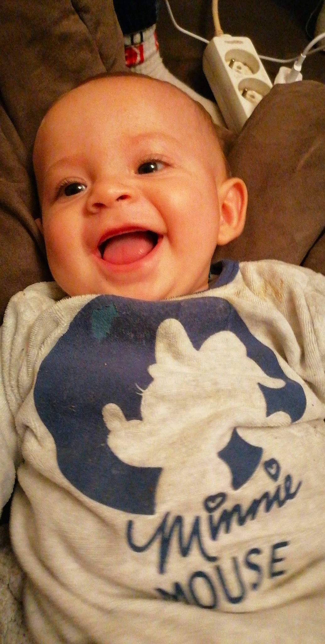 Owenn participe au concours pour gagner de l'argent avec cette photo : baby, baby_laughing, baby_products, baby_toddler_clothing, cheek, child, comfort, ear, eye, facial_expression, happy, iris, laugh, lip, mouth, nose, person, skin, toddler, tongue