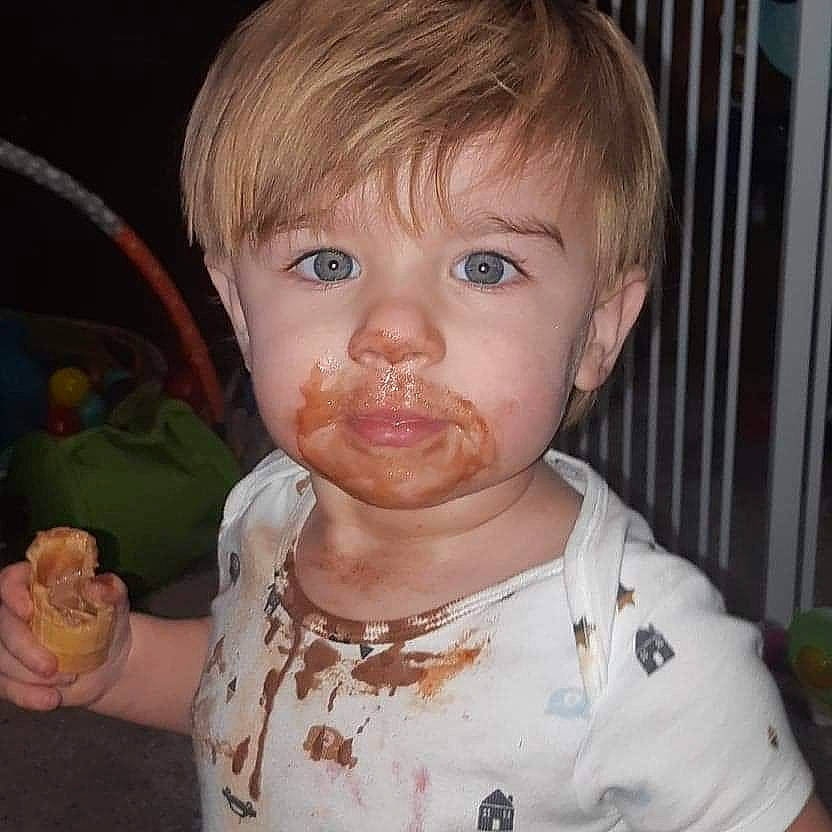 Artymus-zeke is registered to the contest to win money with this photo: baby, baby_food, baby_playing_with_food, baby_toddler_clothing, blond, cheek, child, chin, eating, eyebrow, eyelash, food_craving, forehead, iris, lip, organ, person, skin, sweetness, taste