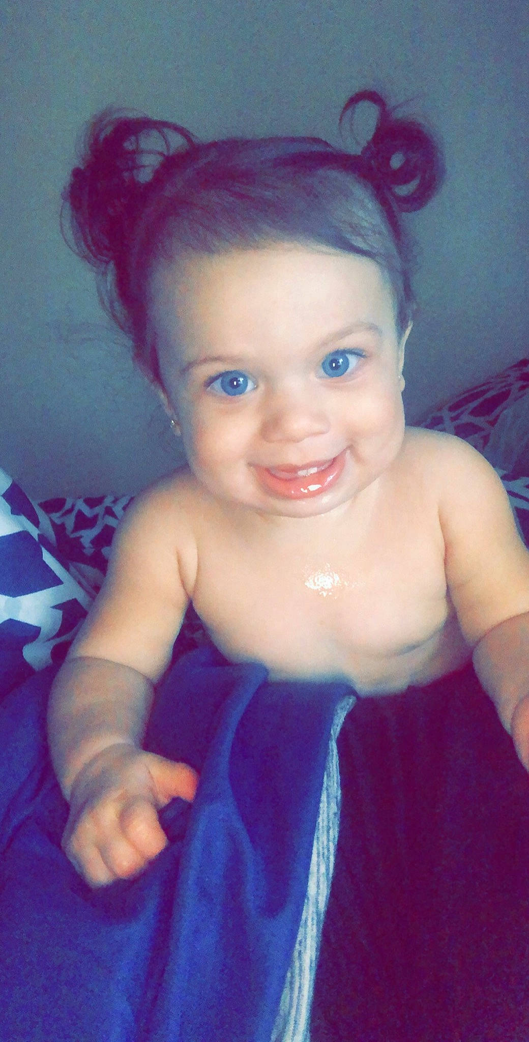 Demi is registered to the contest to win money with this photo: