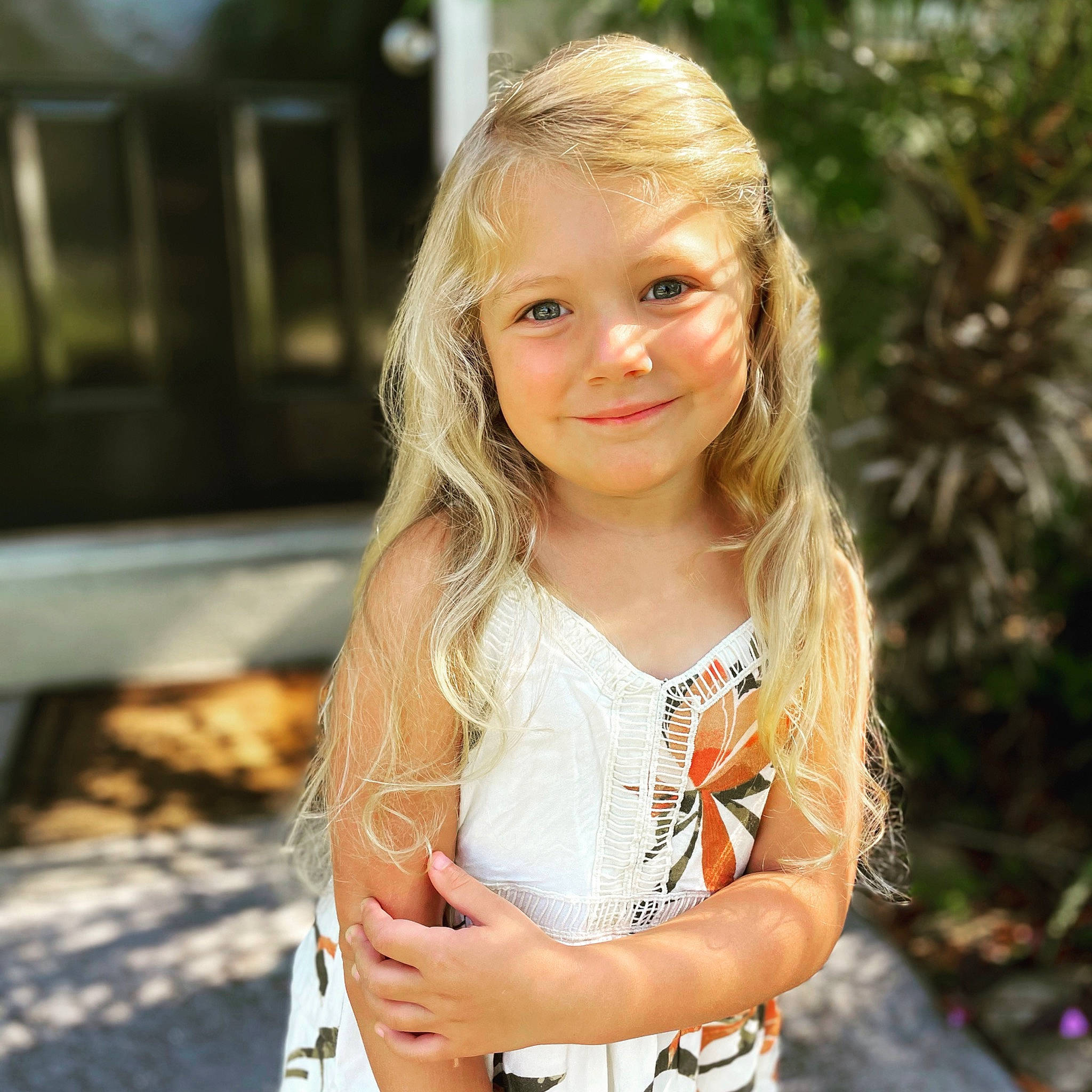 Vayda is registered to the contest to win money with this photo: beauty, chin, eye, face, fawn, flash_photography, grass, hair, happy, head, iris, joy, leisure, lip, long_hair, people_in_nature, person, skin, smile, street_fashion