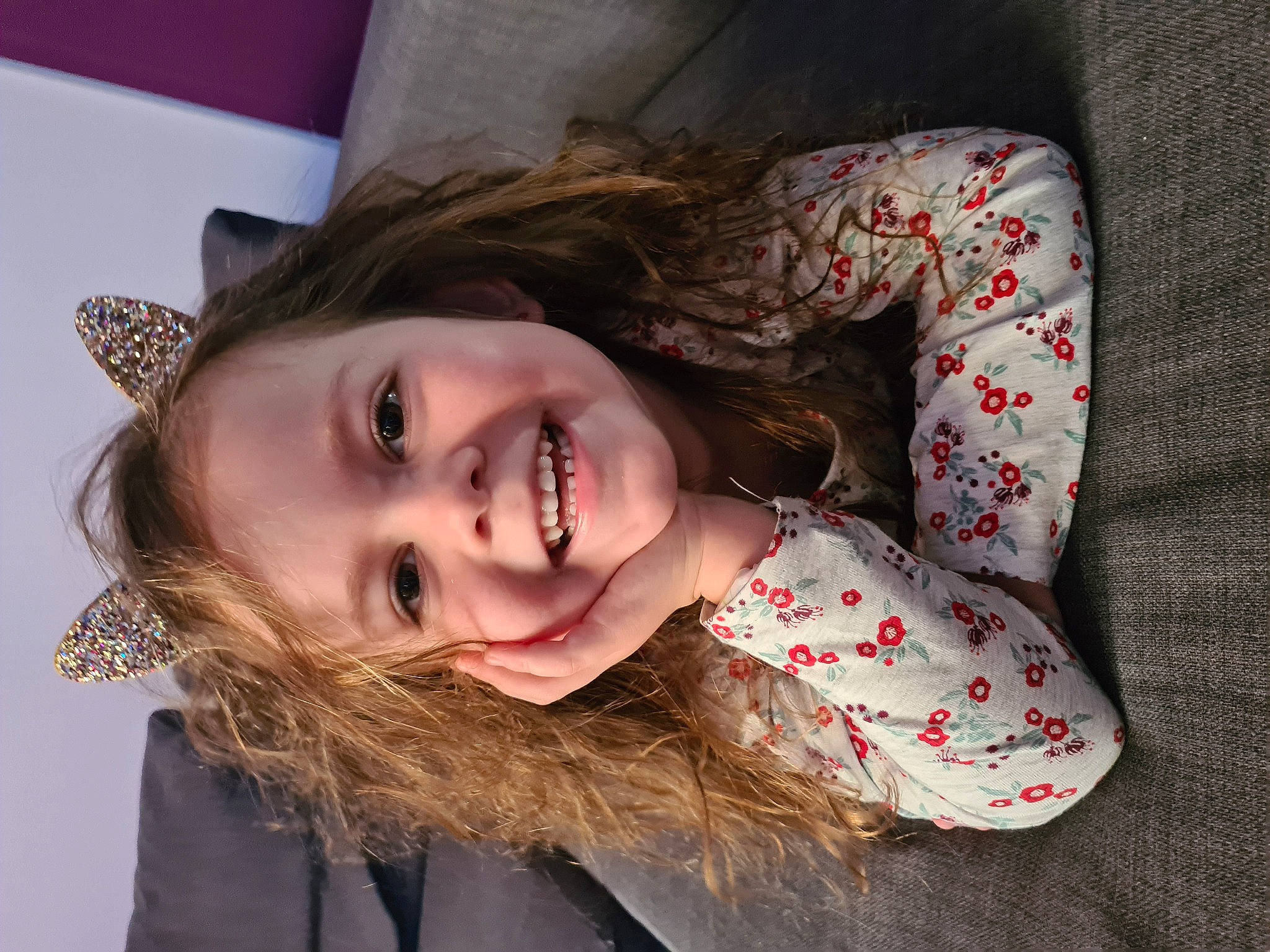 Ellie a rejoint le concours — aidez-le/la à gagner de superbes lots ! beauty, brown_hair, ear, eye, hair, head, joy, lip, long_hair, mouth, nose, person, photography, portrait_photography, skin, smile