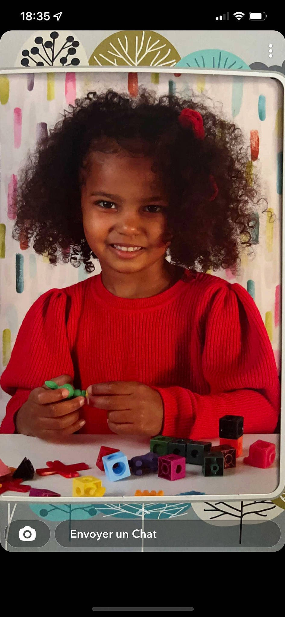 Maelia participe au concours pour gagner de l'argent avec cette photo : adaptation, afro, child, event, fashion_design, fun, hairstyle, happy, jheri_curl, joy, magenta, person, photography, red, ringlet, room, sitting, smile, snapshot, t_shirt