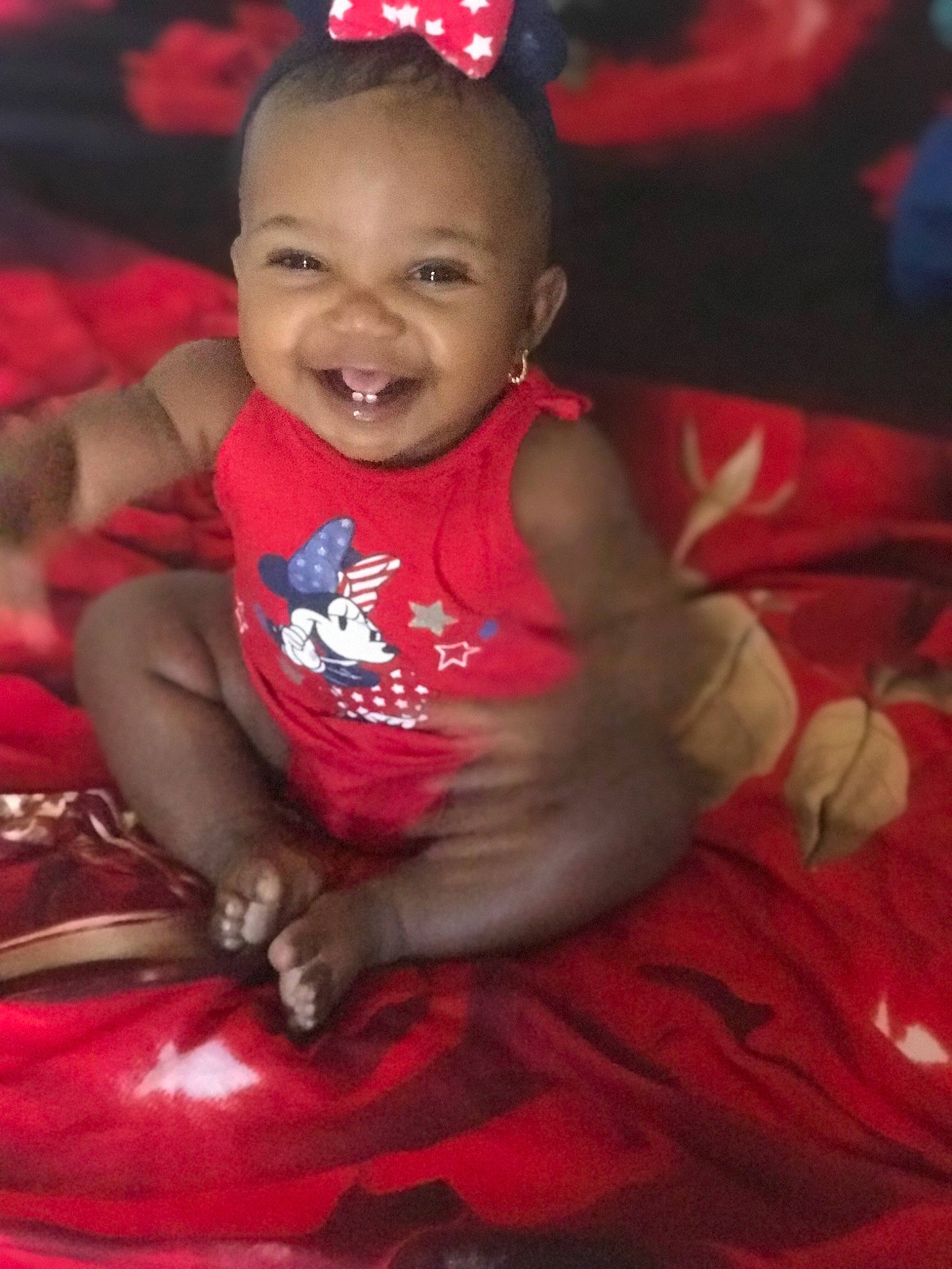 Kaiya is registered to the contest to win money with this photo: baby, cheek, child, eye, face, facial_expression, forehead, fun, happy, head, human, joy, lip, mouth, person, pink, play, red, sitting, skin