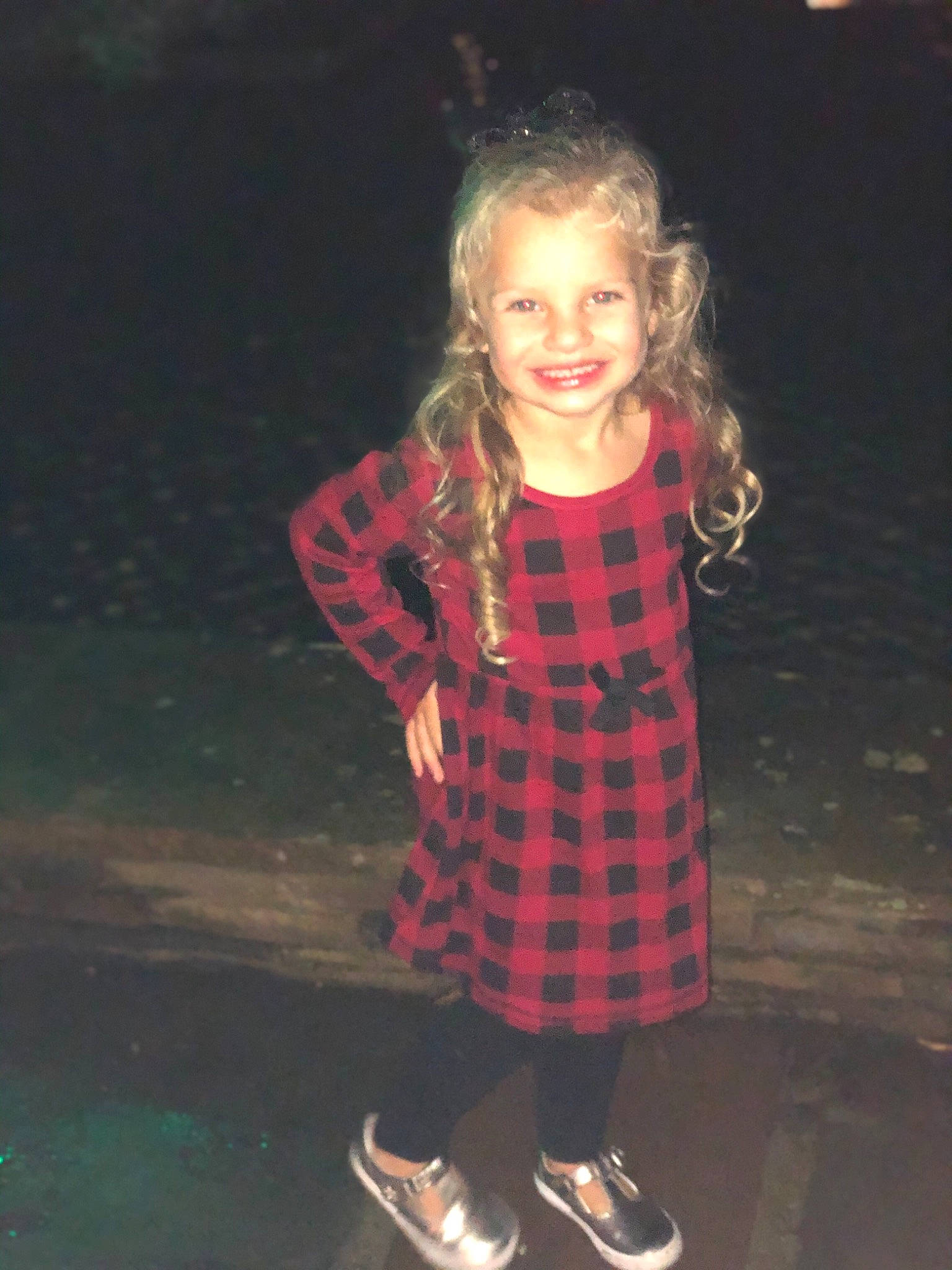 Kenzley is registered to the contest to win money with this photo: cool, darkness, electric_blue, event, fashion_design, flash_photography, fun, hairstyle, happy, joy, magenta, outerwear, pattern, person, plaid, shoe, smile, sneakers, standing, tartan