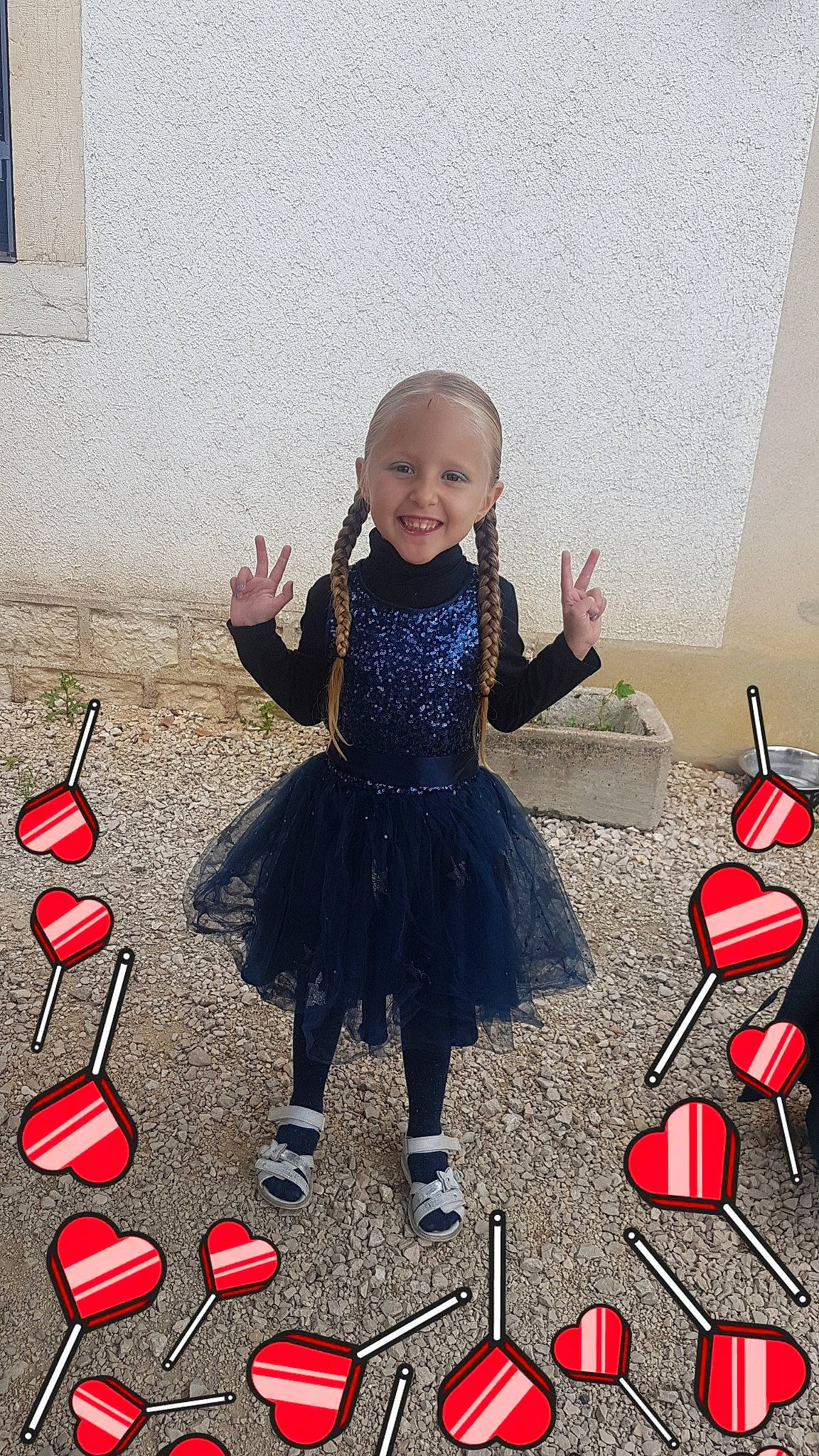 Maëlys a rejoint le concours — aidez-le/la à gagner de superbes lots ! baby, baby_toddler_clothing, carmine, child, dress, event, fashion_accessory, flooring, fun, happy, holiday, joy, pattern, person, play, product, sitting, sleeve, smile, standing