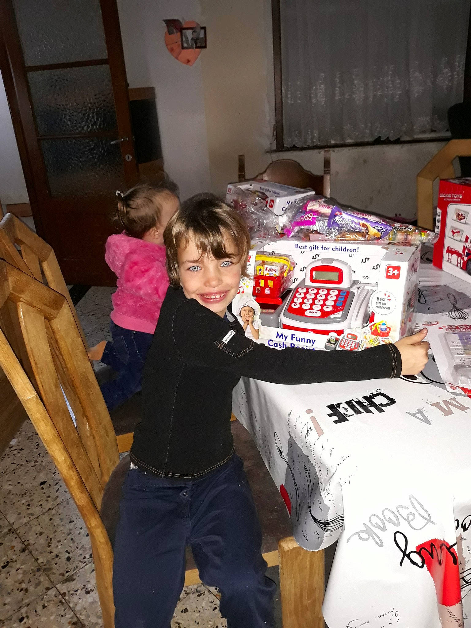 Morgane participe au concours pour gagner de l'argent avec cette photo : child, event, fun, girl, headwear, joy, person, product, toddler