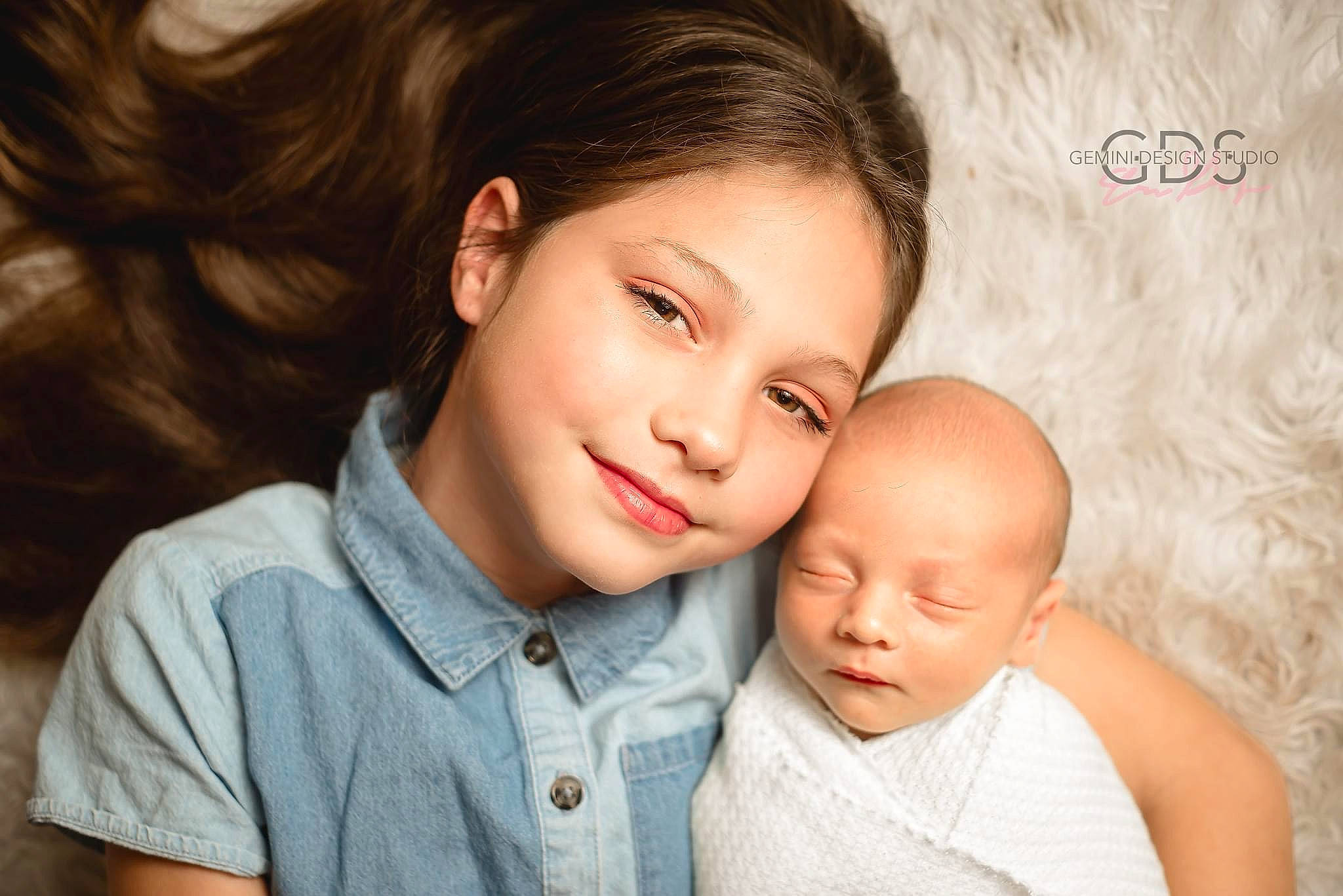 Piper is registered to the contest to win money with this photo: cheek, dress, eyebrow, eyelash, facial_expression, flash_photography, gesture, hair, happy, head, human, iris, joy, lip, mammal, nose, organ, people, person, skin