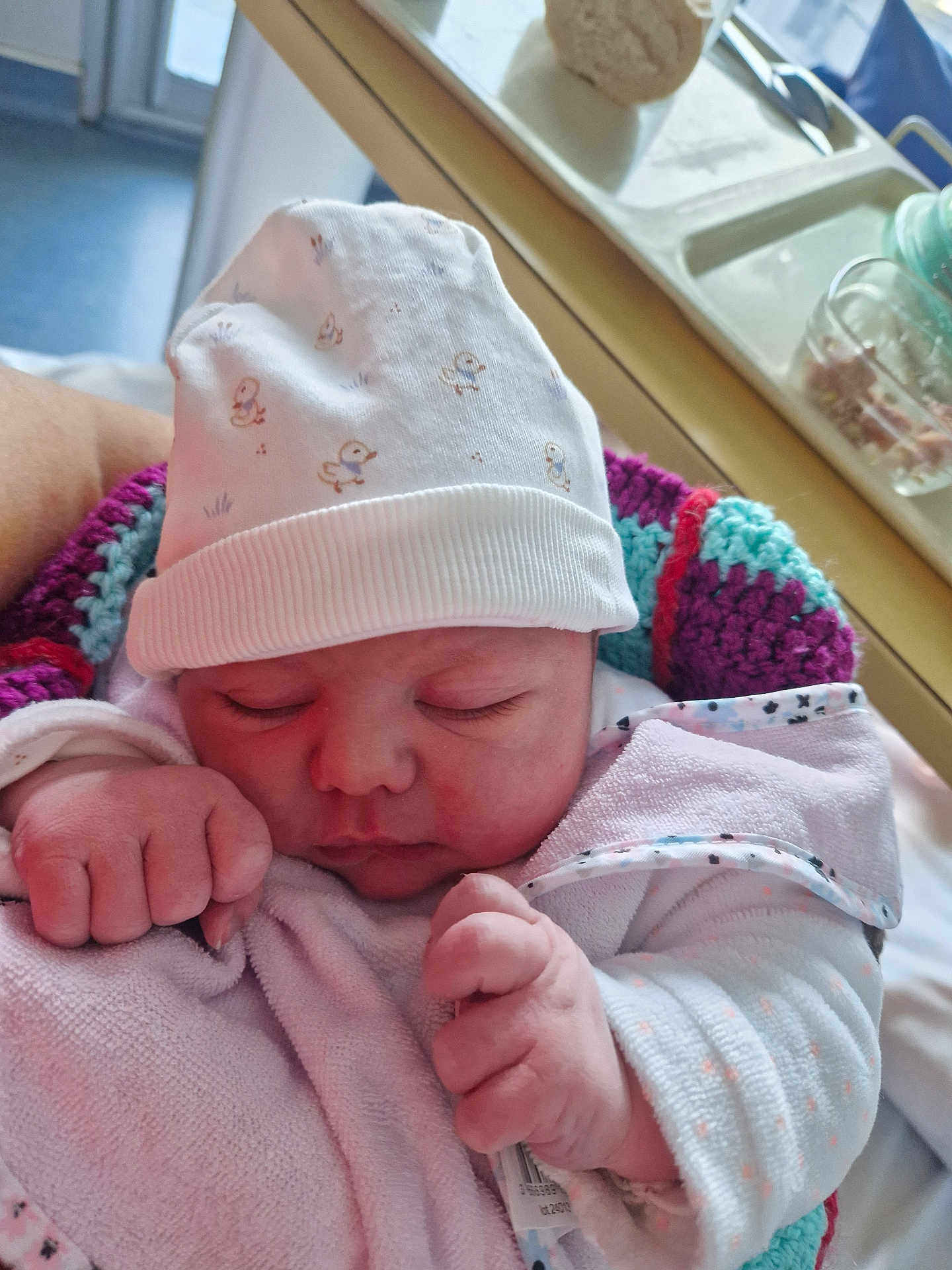 Emma Boucharel participe au concours pour gagner de l'argent avec cette photo : newborn, baby, sleeping, hat, clothing, blanket, hand, infant, cozy, cute, pattern, knitted, person, indoor, closeup, soft, peaceful, rest, child, portrait