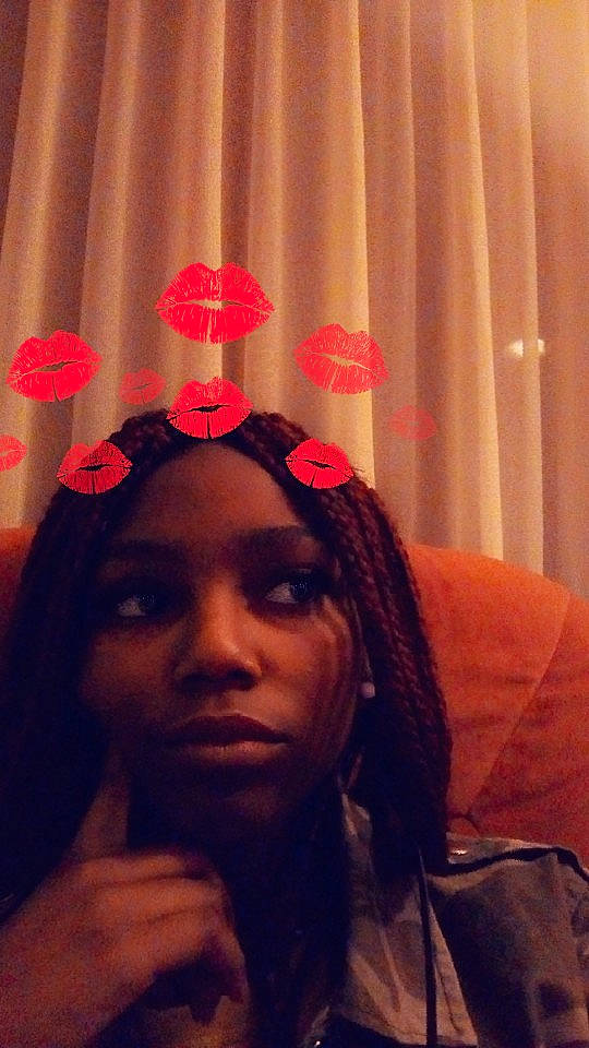 Britany participe au concours pour gagner de l'argent avec cette photo : black_hair, forehead, hair, hair_accessory, headpiece, lady, lip, person, photography, selfie