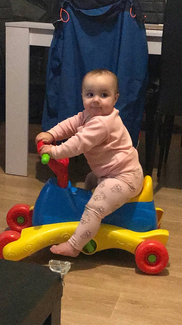 Tiffany participe au concours pour gagner de l'argent avec cette photo : baby, baby_playing_with_toys, baby_toddler_clothing, baby_toys, child, cleanliness, fun, mammal, person, plastic, play, riding_toy, rolling, sitting, tire, toddler, toy, toy_vehicle, vehicle, vertebrate