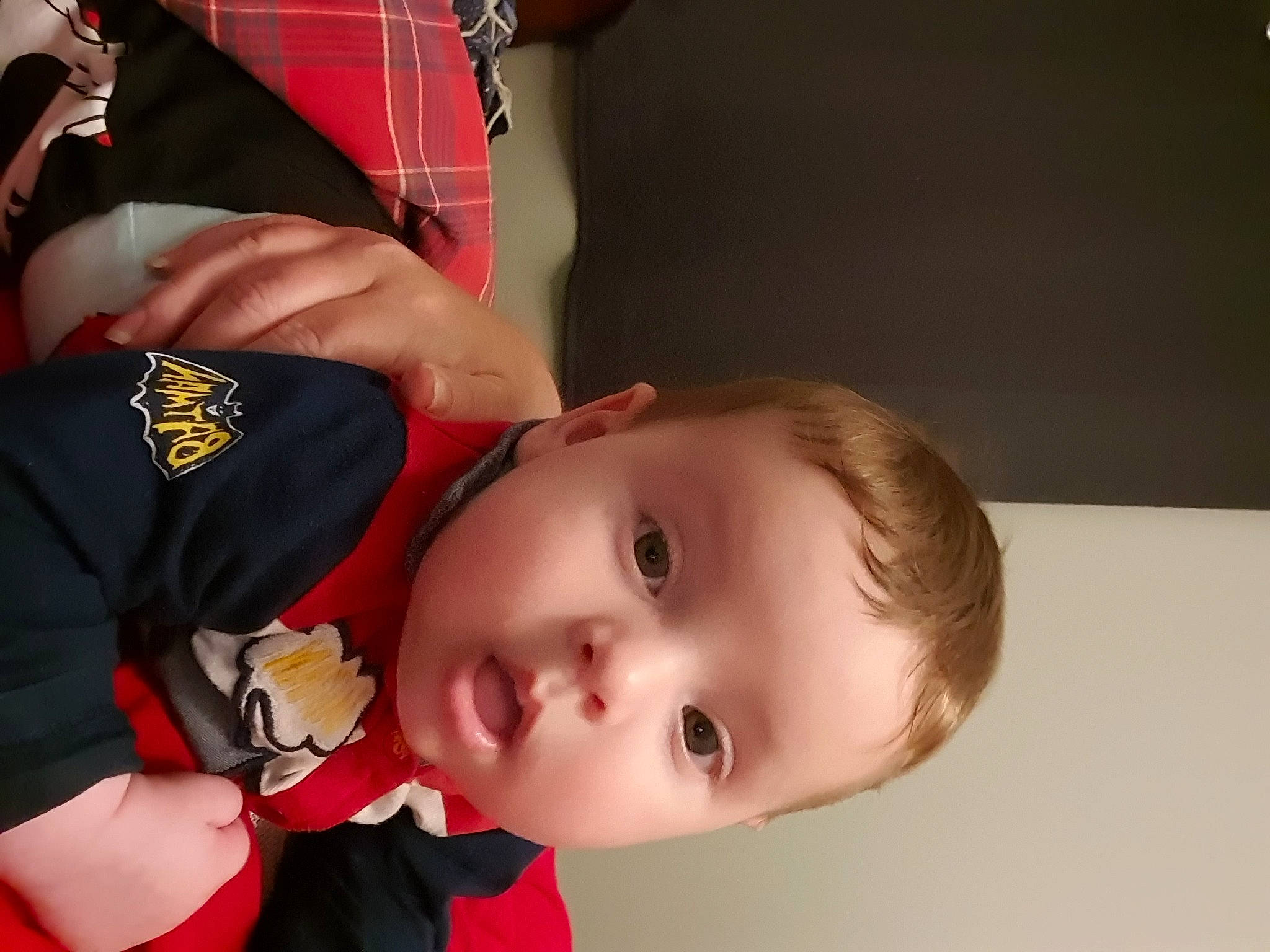 Adam a rejoint le concours — aidez-le/la à gagner de superbes lots ! baby, cheek, child, ear, gesture, mouth, person, surprise, toddler