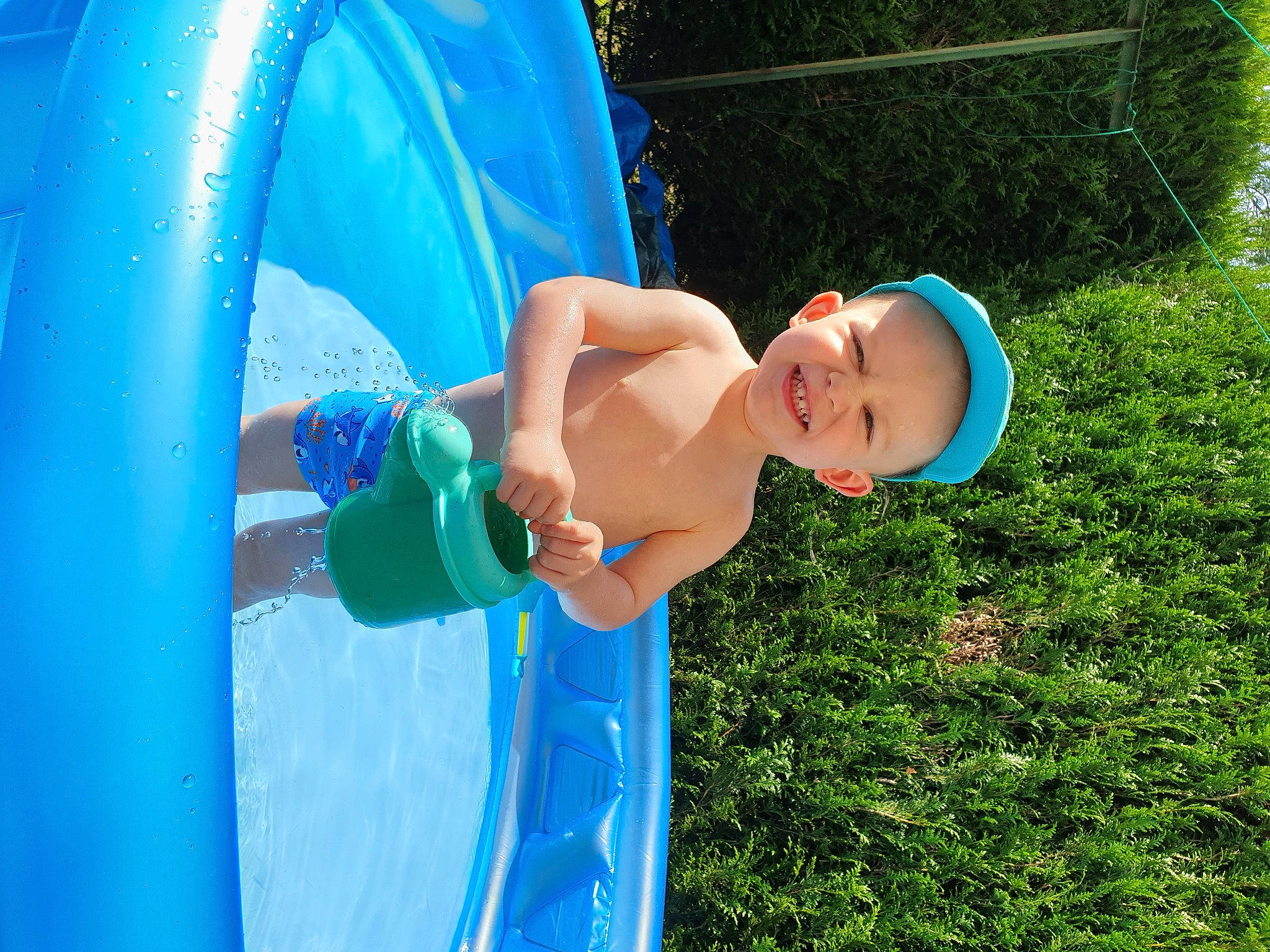 Adrien participe au concours pour gagner de l'argent avec cette photo : child, fun, joy, leisure, person, water