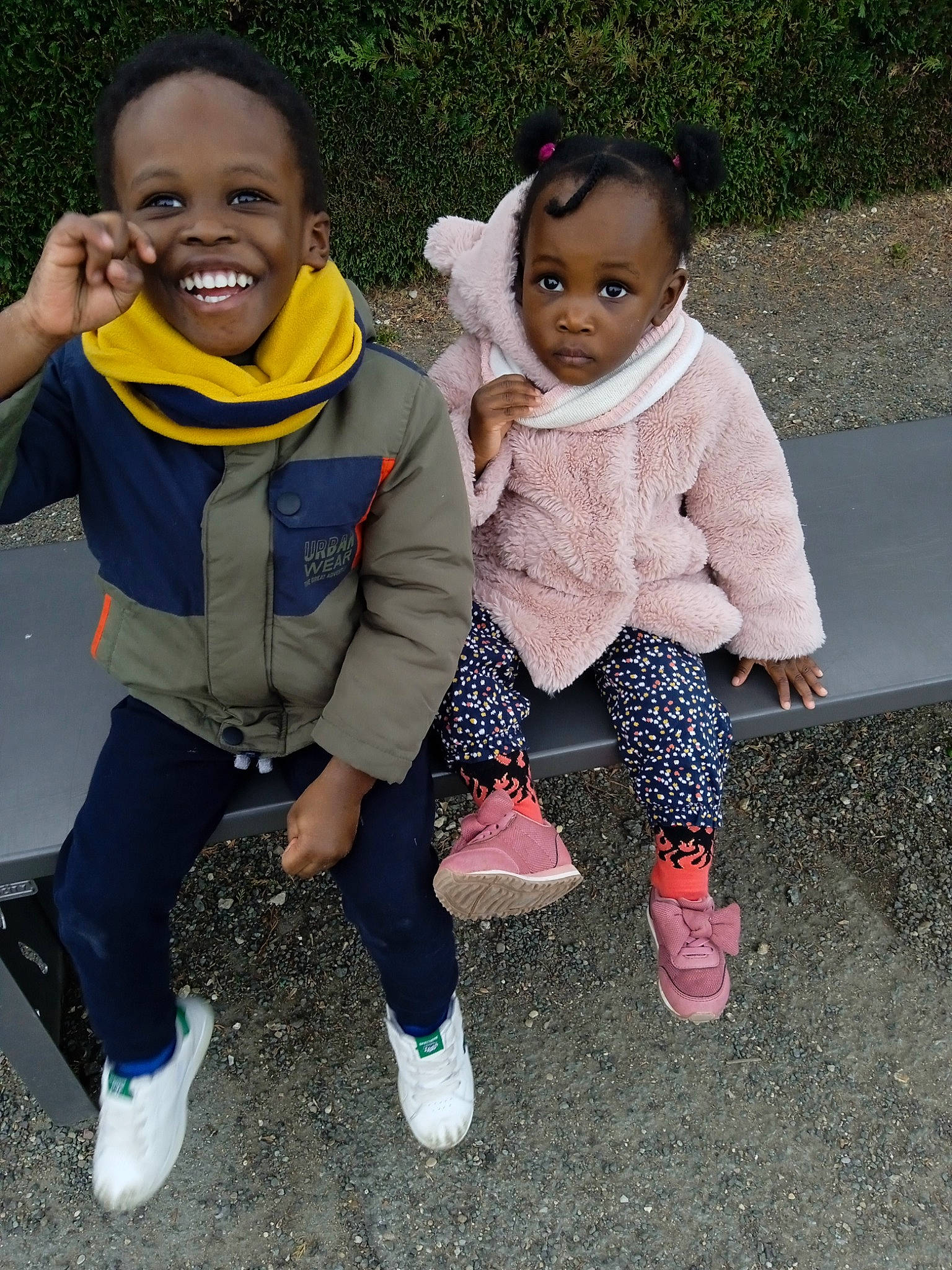 Léopoldo participe au concours pour gagner de l'argent avec cette photo : arm, baby_toddler_clothing, cheek, clothing, face, gesture, grass, hand, happy, head, iris, joy, leisure, mouth, nose, people, people_in_nature, person, skin, sleeve