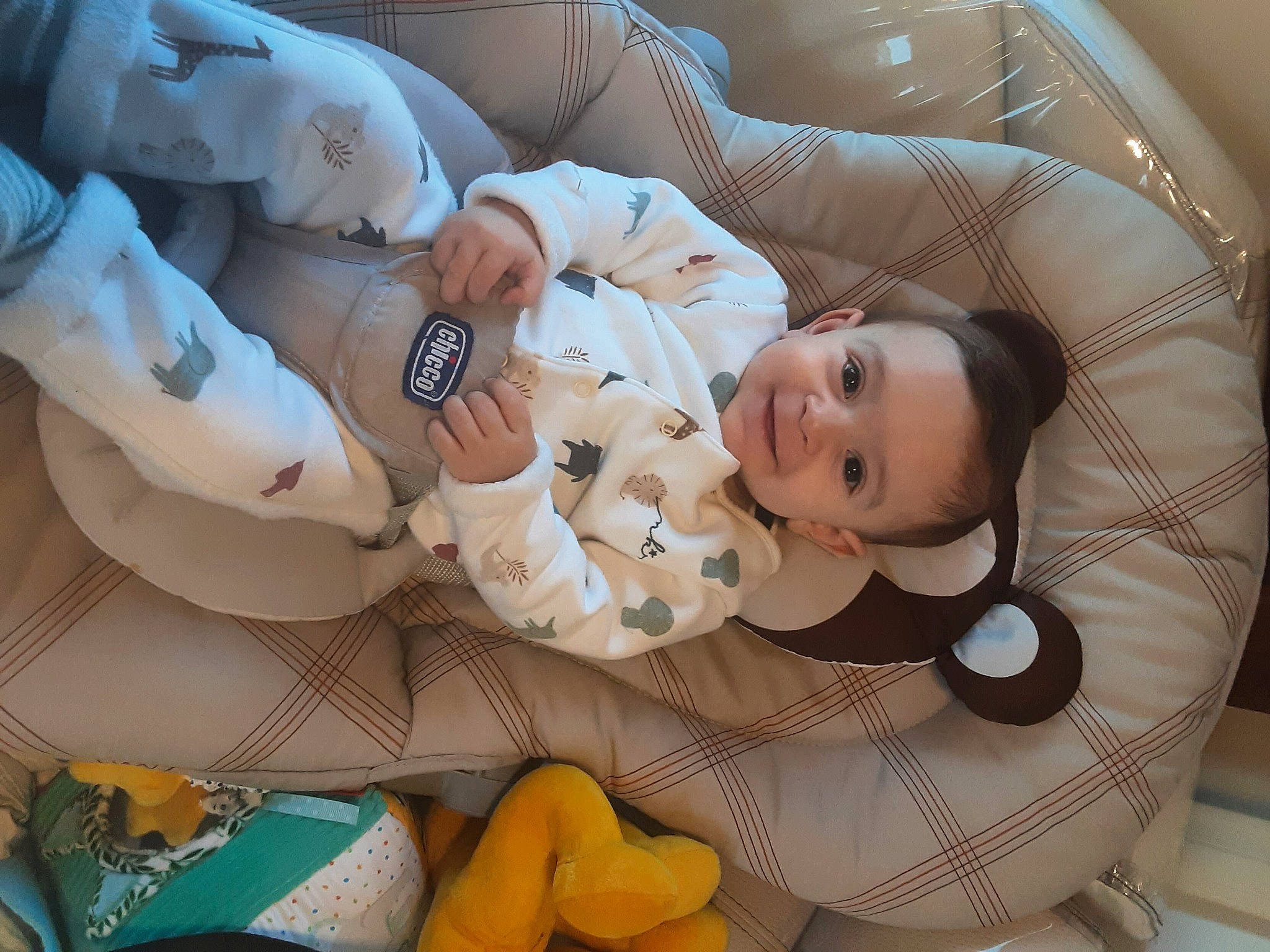 Khonon participe au concours pour gagner de l'argent avec cette photo : baby, baby_products, baby_safety, baby_sleeping, baby_toddler_clothing, bedtime, carmine, child, comfort, flooring, head, joy, linens, nap, pattern, person, product, room, textile, toddler