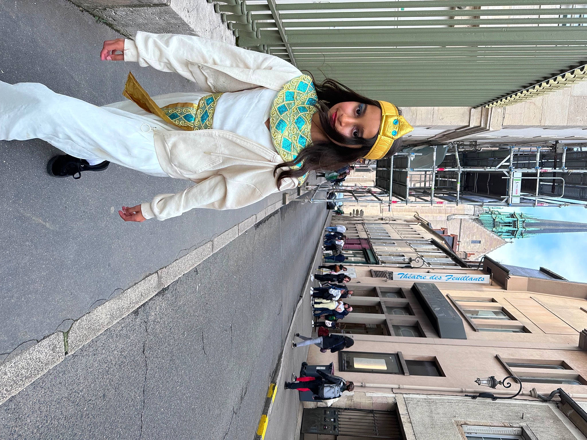 Neha-rose a rejoint le concours — aidez-le/la à gagner de superbes lots ! asphalt, building, city, engineering, fun, headwear, joy, leisure, machine, naval_architecture, person, recreation, smile, swimming_pool, tourism, vehicle, water, window, winter