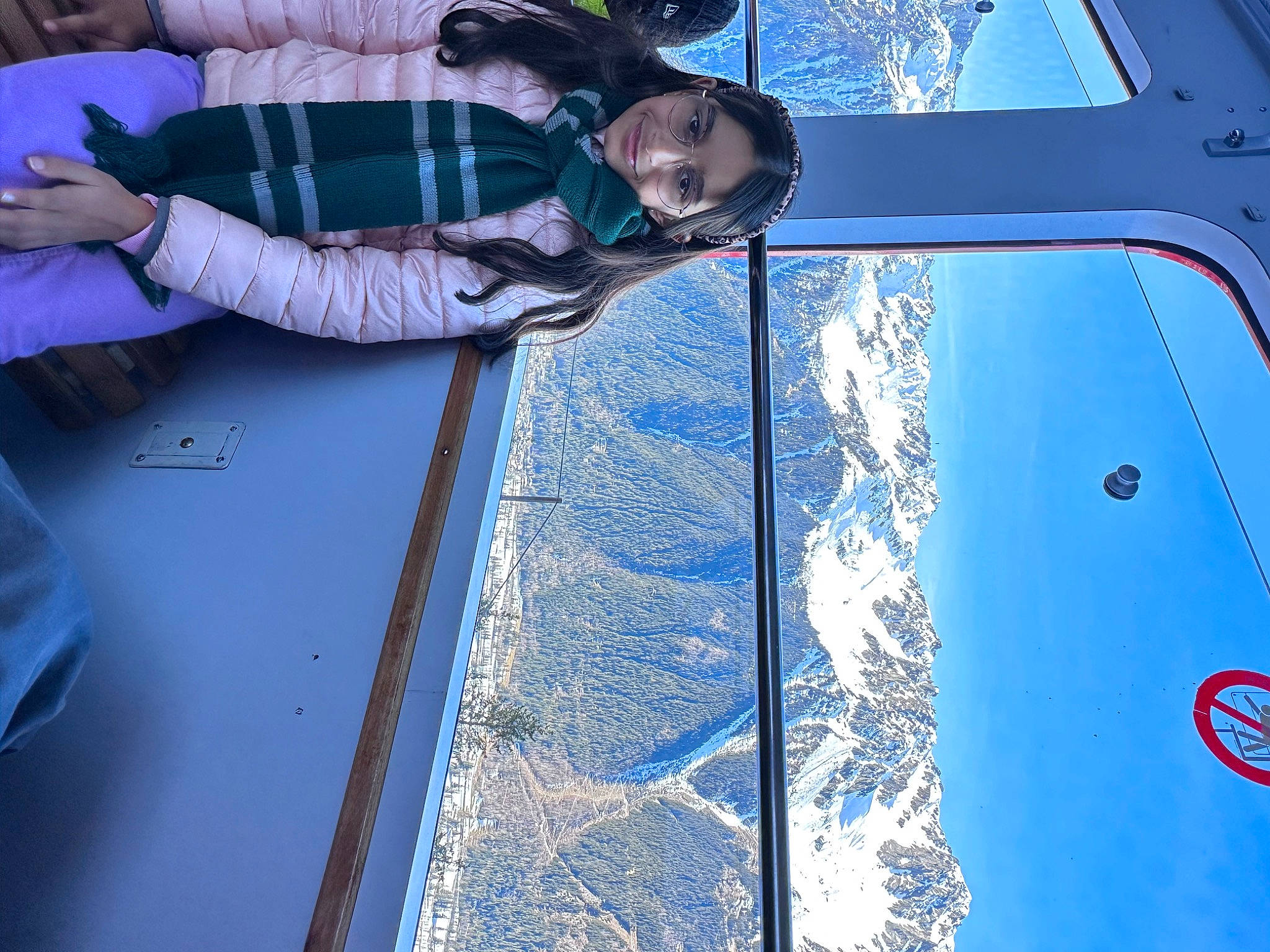 Neha-rose participe au concours pour gagner de l'argent avec cette photo : auto_part, automotive_exterior, automotive_lighting, automotive_window_part, azure, blue, electric_blue, glass, hood, joy, leisure, motor_vehicle, naval_architecture, person, recreation, space, tints_and_shades, vehicle_door, water, window