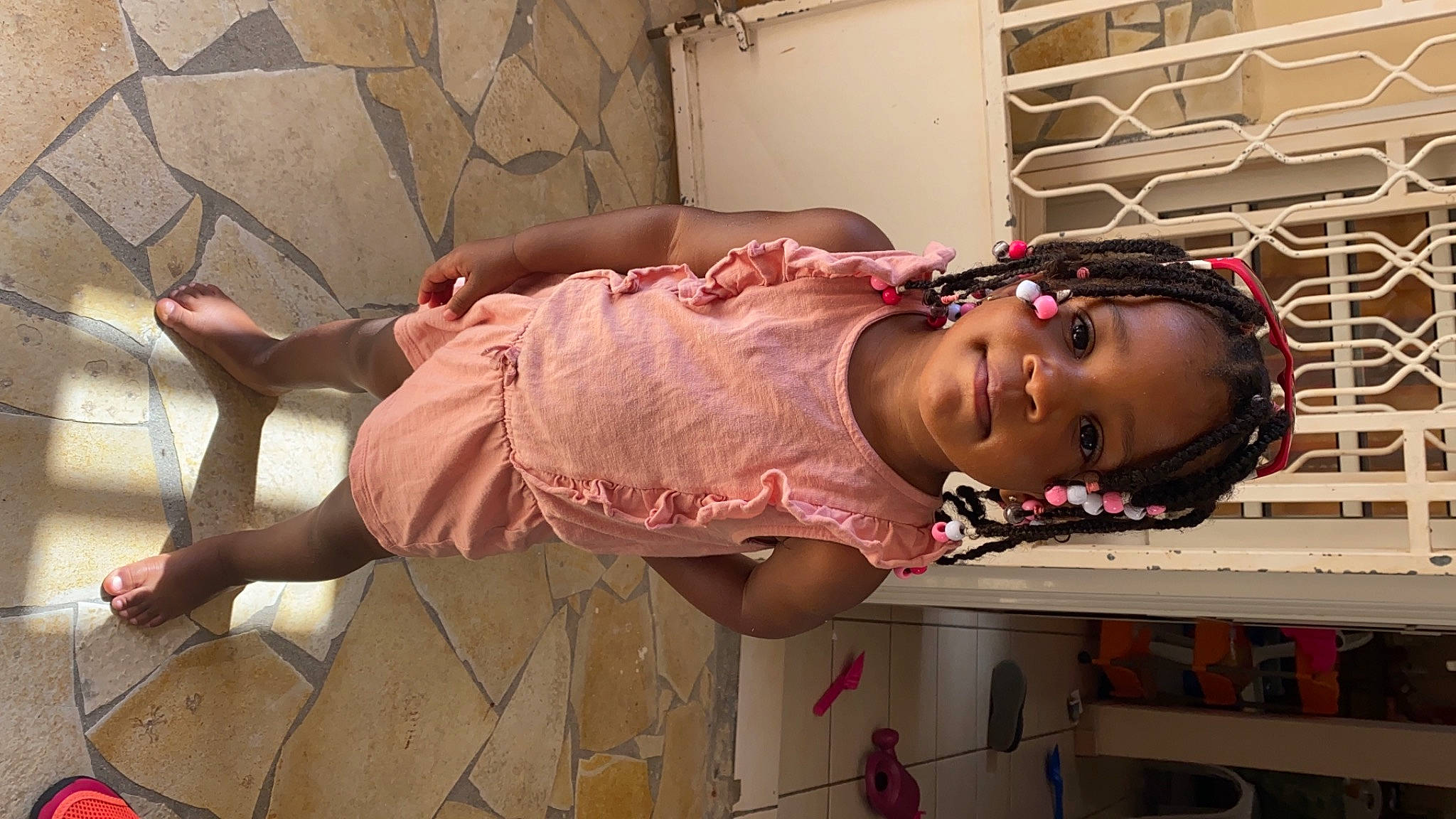 Shayana a rejoint le concours — aidez-le/la à gagner de superbes lots ! abdomen, arm, chest, dress, eyewear, fashion_design, flesh, happy, human_leg, joint, leg, person, pink, room, sandal, shoulder, skin, thigh, toddler, trunk