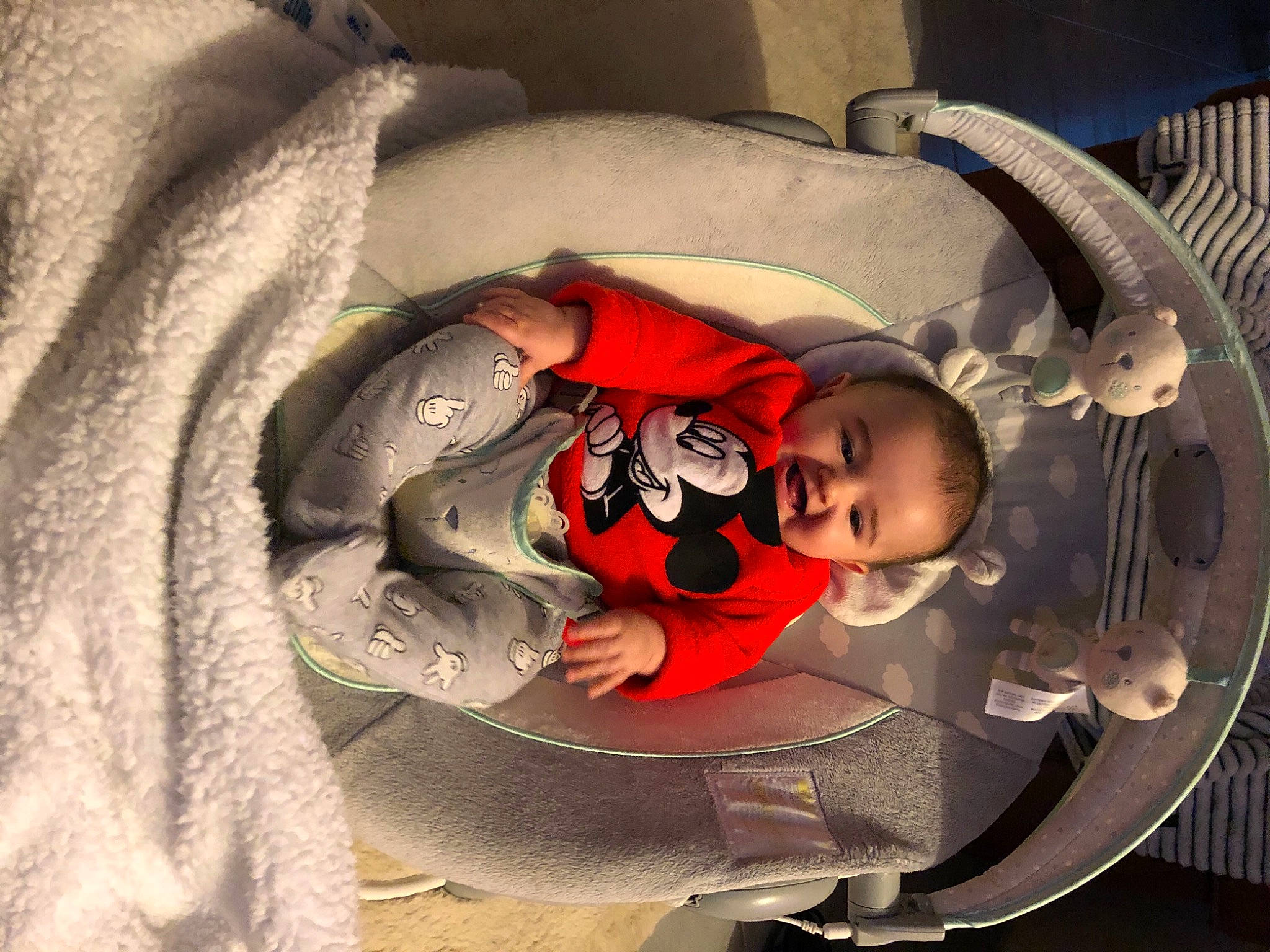 Nathan a rejoint le concours — aidez-le/la à gagner de superbes lots ! baby, baby_carriage, baby_products, baby_safety, baby_sleeping, baby_toddler_clothing, bedtime, blanket, child, comfort, infant_bed, linens, person, product, sleep, toddler