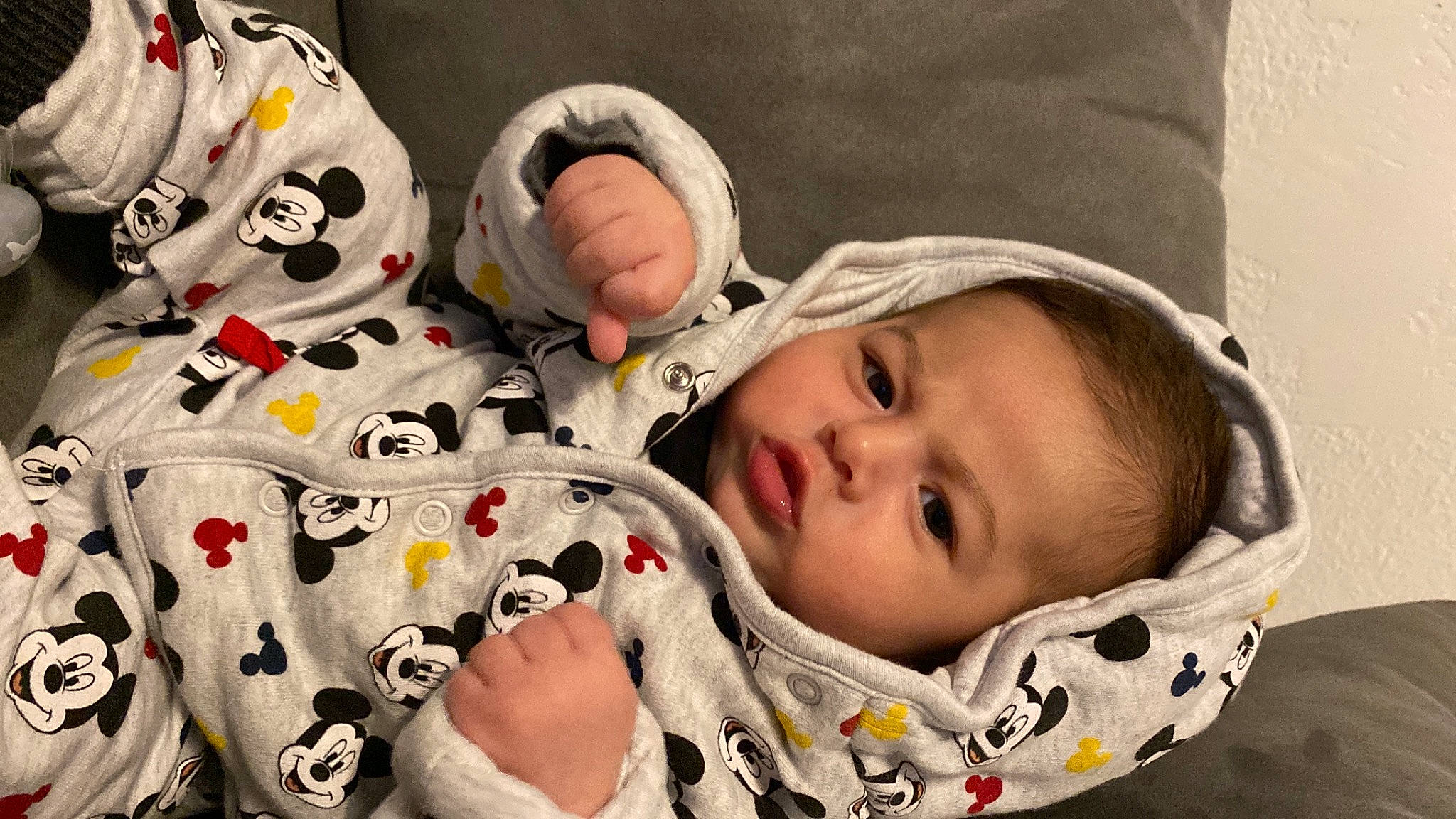 Bleyck a rejoint le concours — aidez-le/la à gagner de superbes lots ! baby, baby_products, baby_sleeping, baby_toddler_clothing, bedding, bedtime, cheek, child, comfort, eye, head, linens, nap, nose, person, product, skin, sleeve, textile, toddler