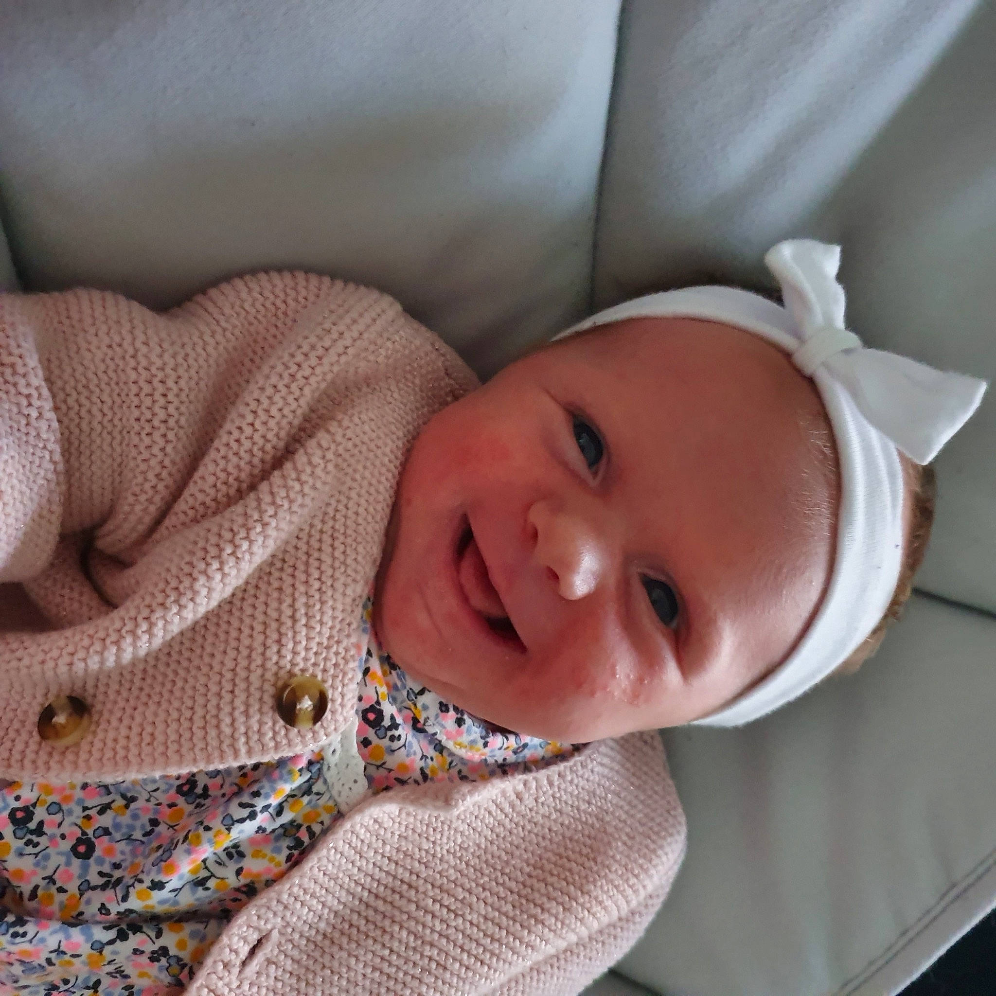 Alix a rejoint le concours — aidez-le/la à gagner de superbes lots ! baby, baby_products, baby_toddler_clothing, cheek, child, comfort, eye, happy, iris, joy, linens, lip, nose, outerwear, pattern, person, portrait_photography, skin, sleeve, smile