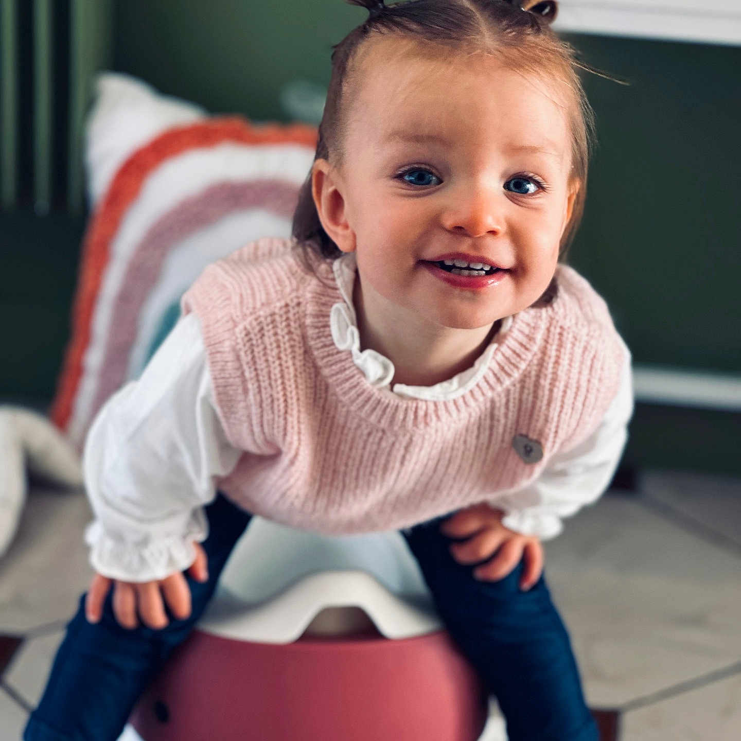 Rachel participe au concours pour gagner de l'argent avec cette photo : baby, bathroom, clothing, crawling, face, happy, head, indoors, knitwear, pants, person, photography, portrait, potty, room, sitting, sleeve, smile, sweater, toilet