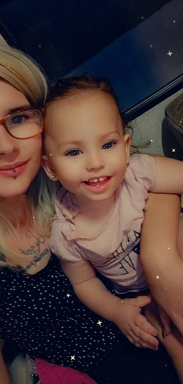 Ashlay a rejoint le concours — aidez-le/la à gagner de superbes lots ! cheek, chin, eye, eyebrow, face, facial_expression, flash_photography, hair, happy, head, human_body, iris, jaw, joy, lip, mouth, nose, person, shoulder, skin