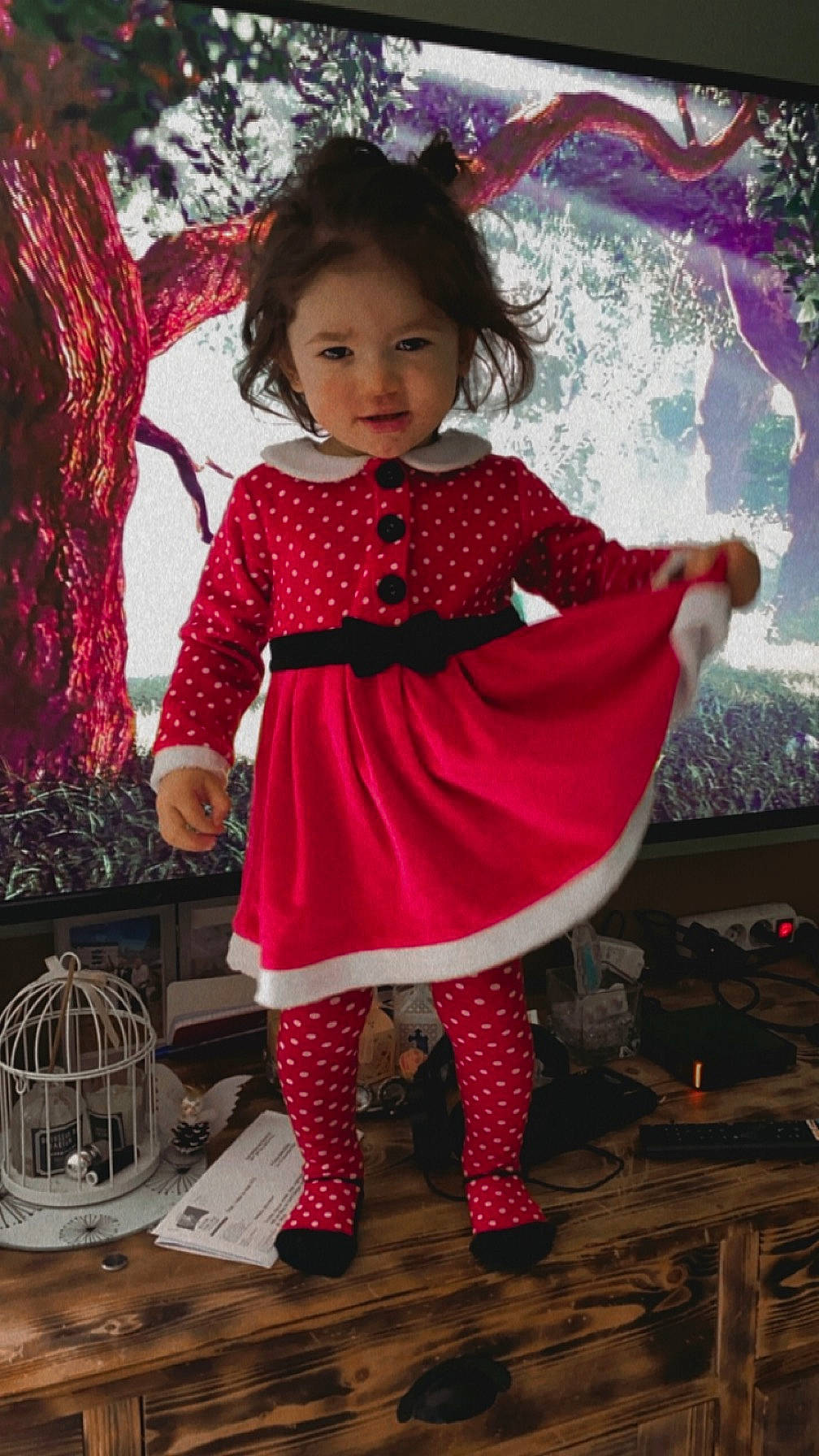 Kezïah a rejoint le concours — aidez-le/la à gagner de superbes lots ! baby_toddler_clothing, beauty, child, dress, face, fashion_design, happy, human_body, magenta, pattern, person, pink, plant, purple, red, sleeve, standing, textile, thigh, toddler