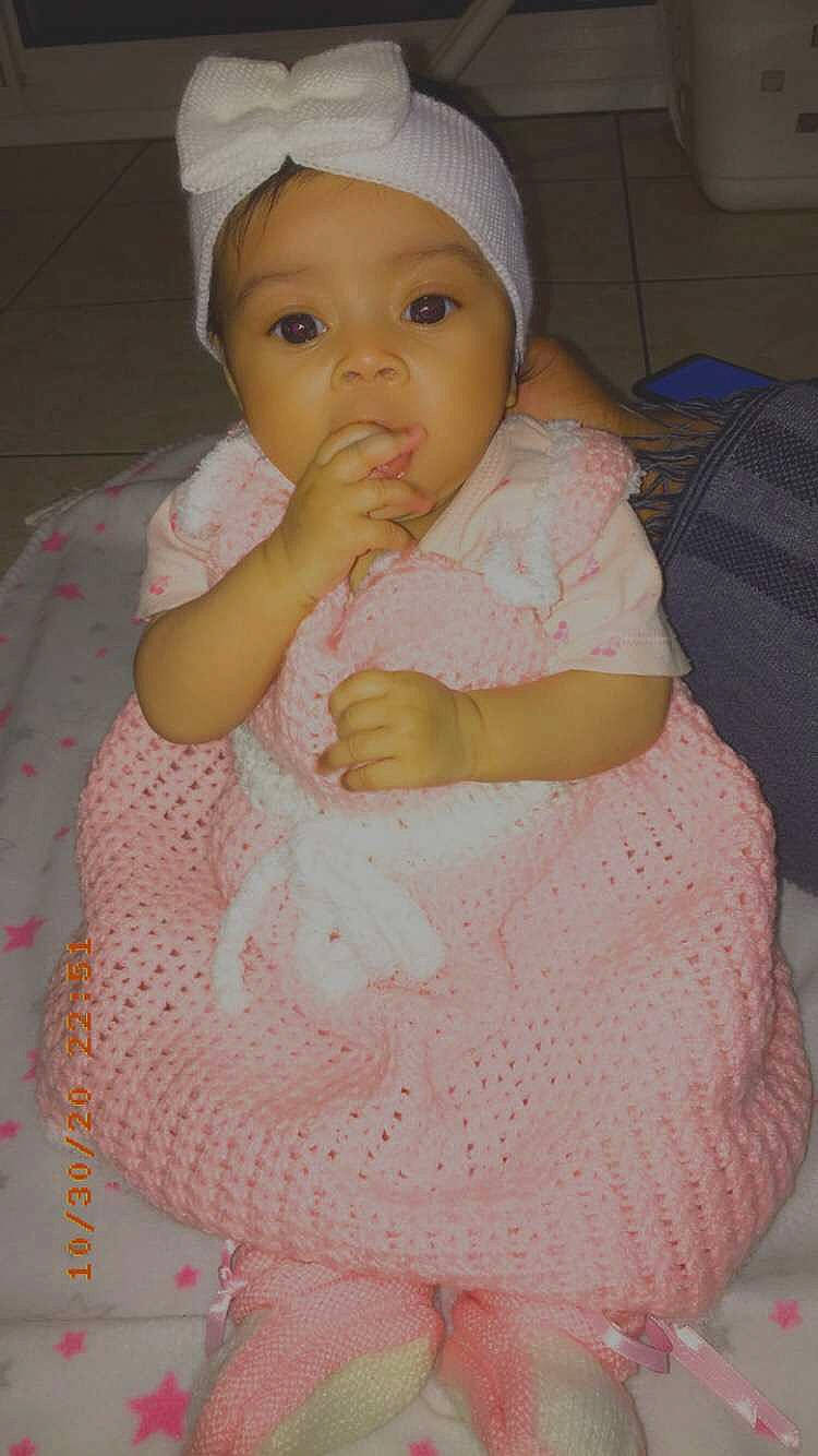 Kayliah participe au concours pour gagner de l'argent avec cette photo : baby, child, headgear, headwear, person, pink, toddler