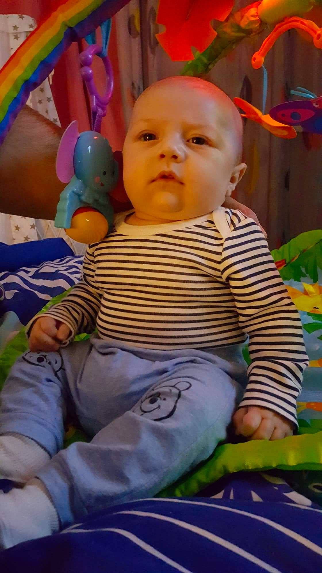 Andrei a rejoint le concours — aidez-le/la à gagner de superbes lots ! baby, baby_products, baby_toys, cheek, child, eye, person, play, product, sitting, skin, smile, toddler, toy