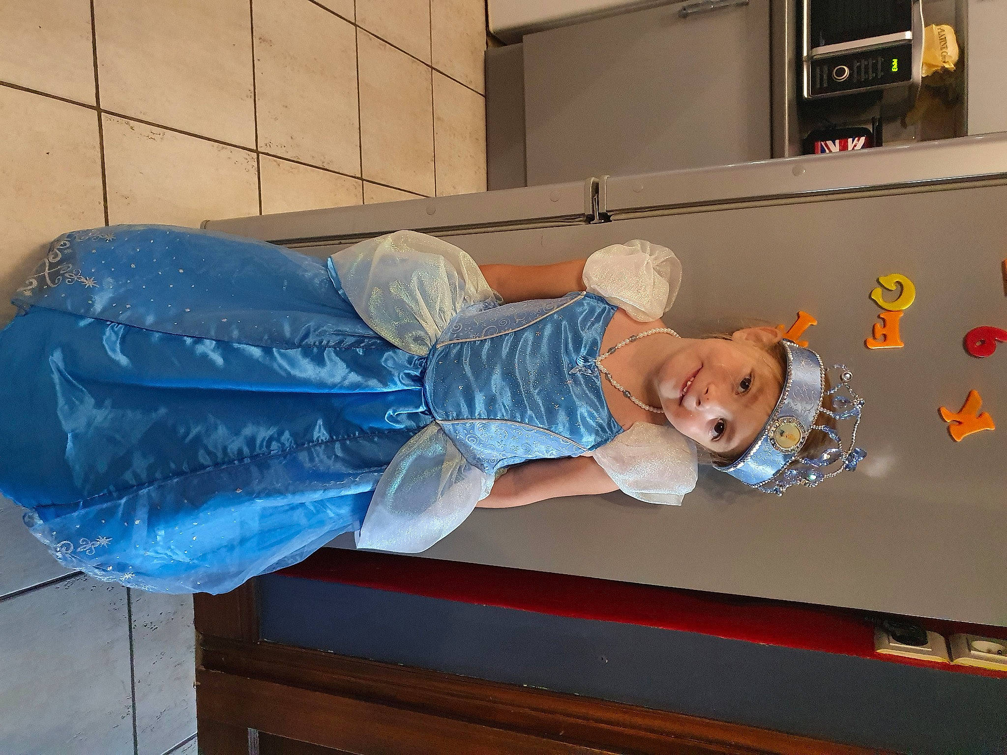 Alizée participe au concours pour gagner de l'argent avec cette photo : headwear, joy, person