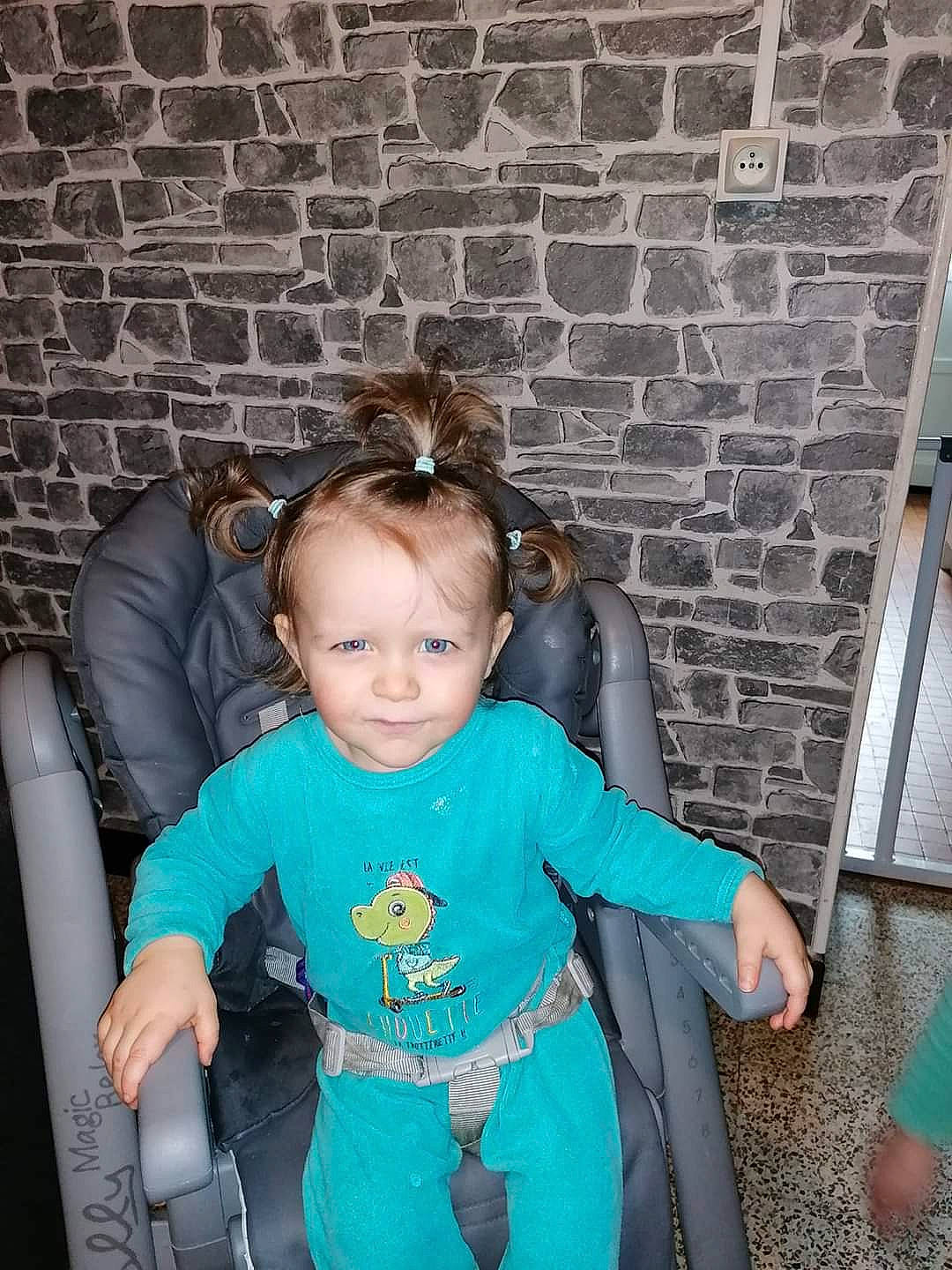 Celyan a rejoint le concours — aidez-le/la à gagner de superbes lots ! child, fun, person, smile, toddler, turquoise