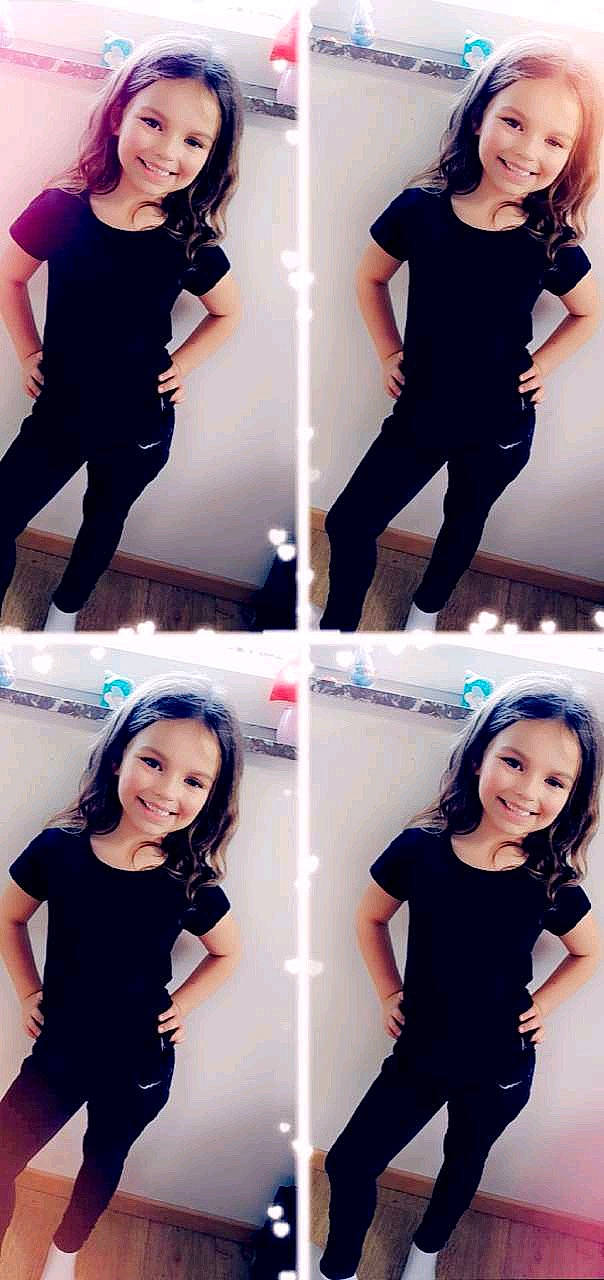 Luna participe au concours pour gagner de l'argent avec cette photo : beauty, black_hair, brown_hair, fashion, fun, girl, joint, joy, leg, model, person, photography, shoulder, smile, thigh