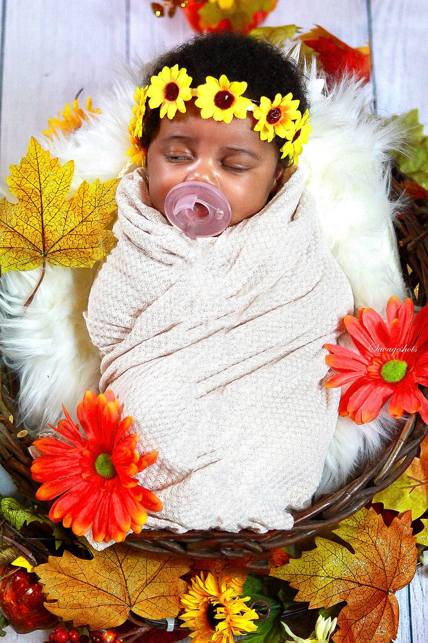 Milove is registered to the contest to win money with this photo: baby, baby_toddler_clothing, beauty, child, cut_flowers, event, facial_expression, floral_design, floristry, flower, flower_arranging, flowering_plant, happy, headwear, leaf, orange, organ, people_in_nature, person, petal