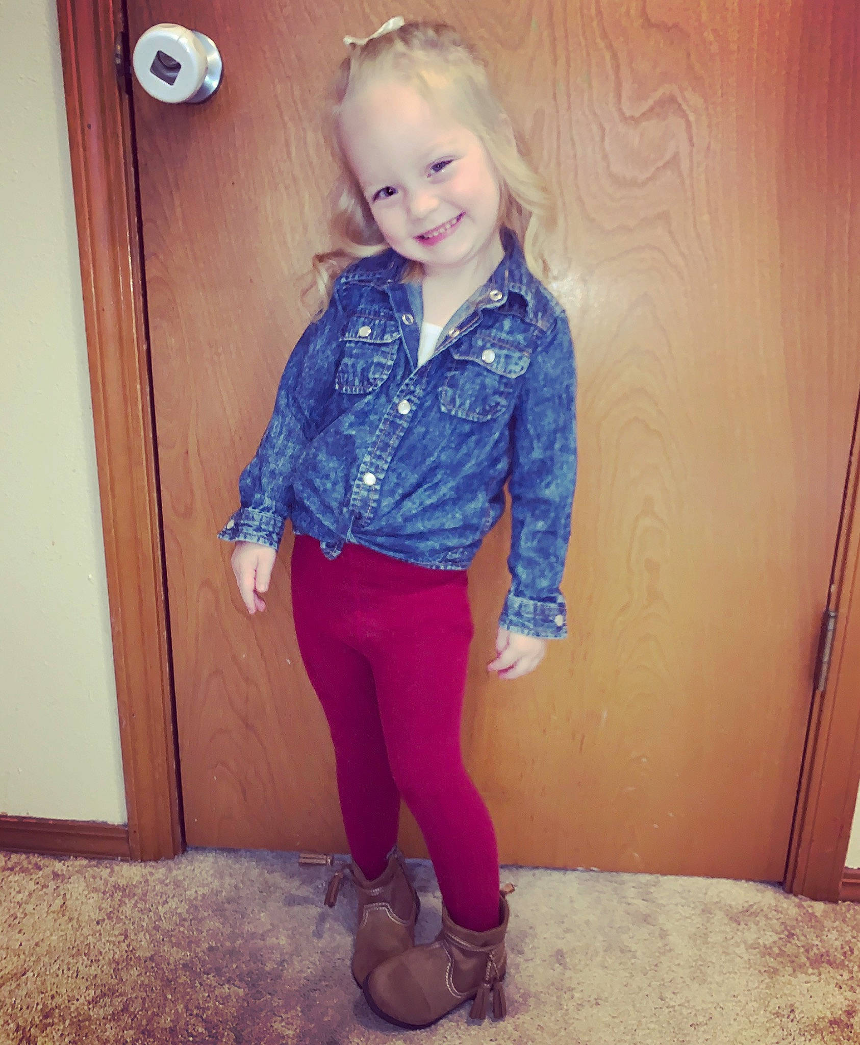 Miyah is registered to the contest to win money with this photo: blond, blue, cheek, clothing, cool, denim, electric_blue, fashion, footwear, jeans, joint, joy, leg, lip, person, pink, shoe, shoulder, standing, textile