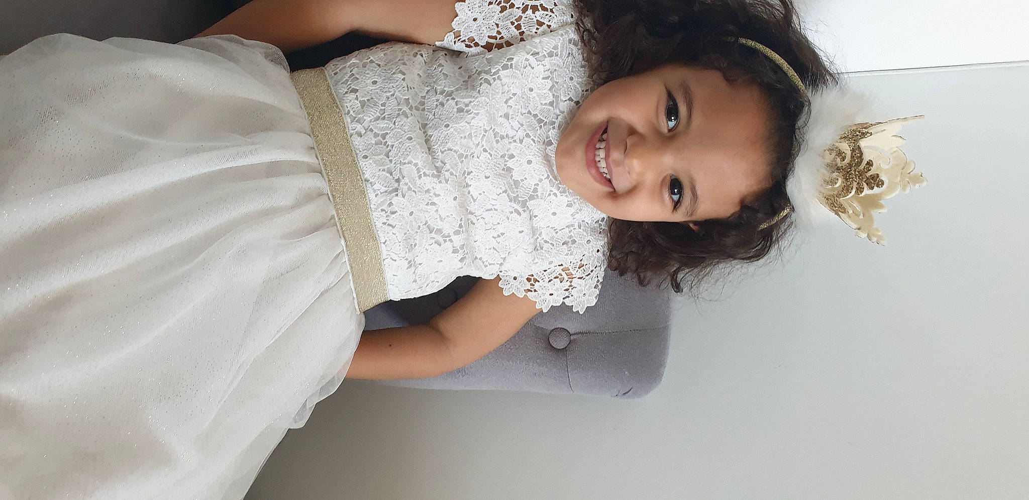 Maissa participe au concours pour gagner de l'argent avec cette photo : beauty, black_hair, bridal_accessory, dress, eye, fashion_accessory, forehead, happy, headpiece, joy, lip, long_hair, neck, nose, person, photo_shoot, photography, skin, smile, textile