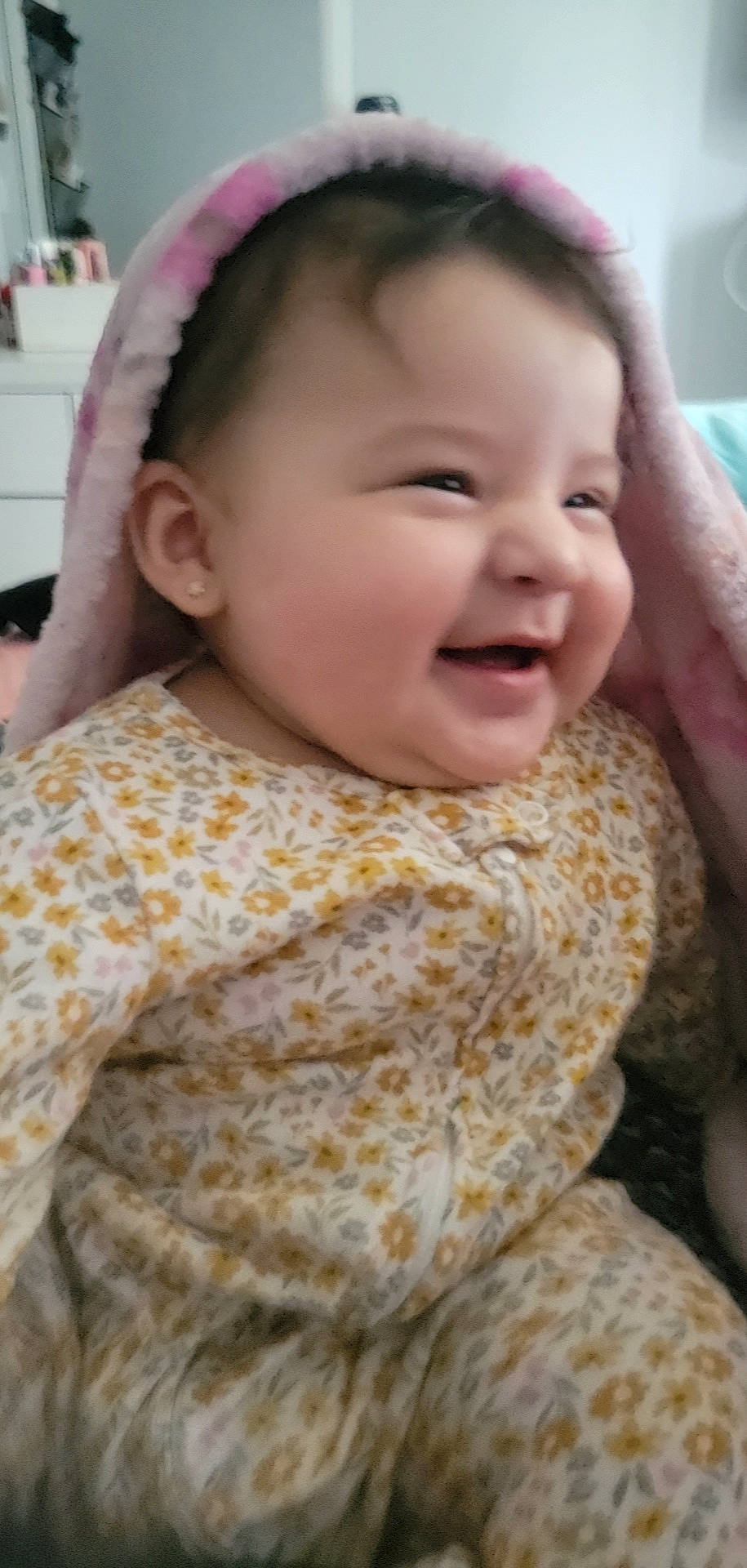 Amelie is registered to the contest to win money with this photo: baby, baby_laughing, baby_toddler_clothing, cheek, child, collar, eyelash, fashion_accessory, fun, grass, happy, iris, lip, neck, nose, pattern, person, skin, sleeve, smile