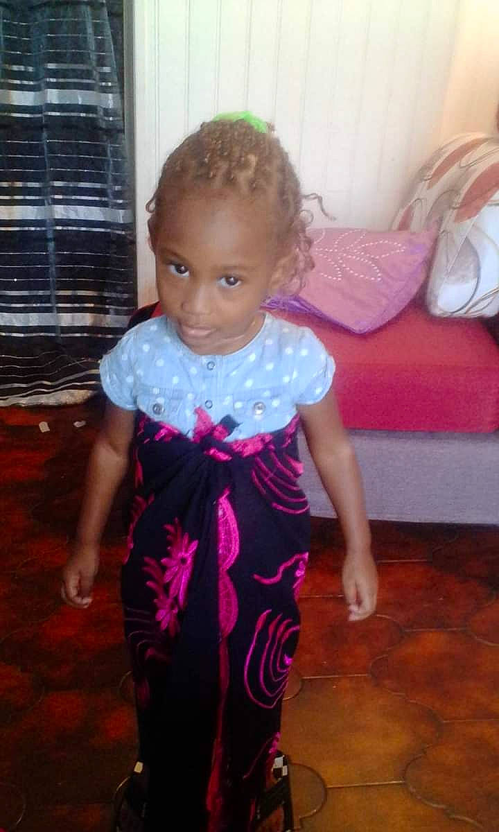 Ornella a rejoint le concours — aidez-le/la à gagner de superbes lots ! child, day, flooring, fun, girl, hair, hairstyle, human_hair_color, magenta, person, pink, purple, shoulder, textile, toddler, trunk