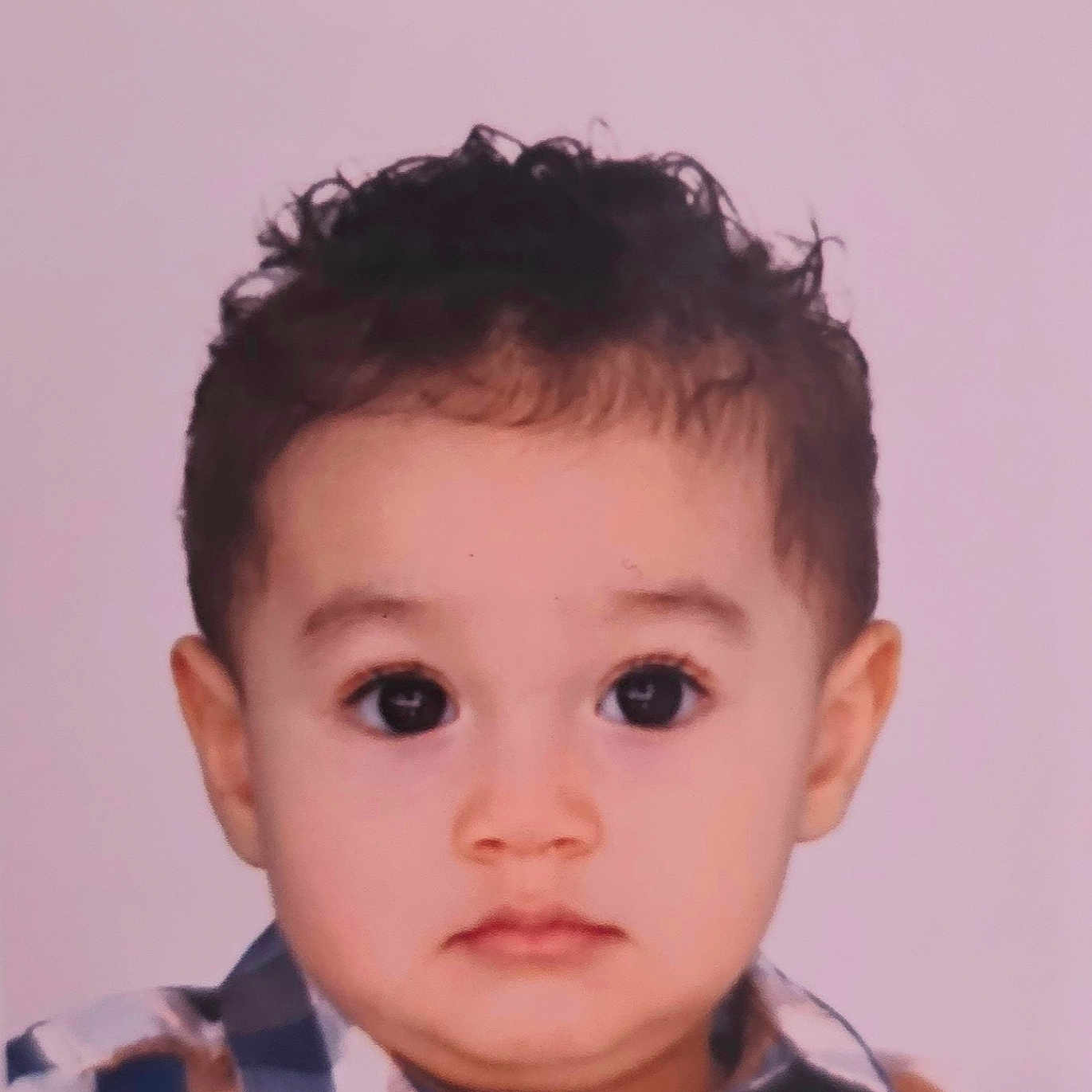 Ahmed Oussaïd a rejoint le concours — aidez-le/la à gagner de superbes lots ! baby, blackhair, clothing, face, frown, hair, haircut, hairdresser, happy, head, mohawkhairstyle, person, photography, portrait, sad, sleeve, smile, surprised