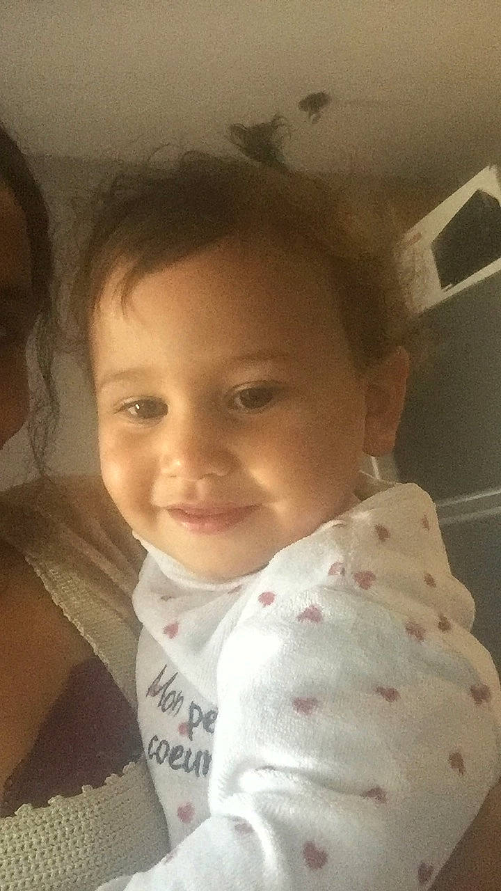 Elif a rejoint le concours — aidez-le/la à gagner de superbes lots ! baby, baby_toddler_clothing, cheek, child, chin, ear, eyebrow, eyelash, face, forehead, happy, head, iris, joy, lip, neck, nose, person, skin, sleeve