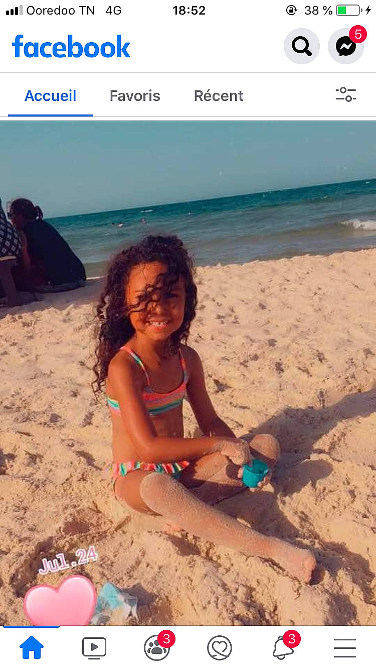 Aya a rejoint le concours — aidez-le/la à gagner de superbes lots ! adaptation, aqua, azure, beach, brassiere, coastal_and_oceanic_landforms, fun, hairstyle, happy, joy, leisure, lingerie_top, morning, people_on_beach, person, photograph, swimsuit_top, swimwear, thigh, travel