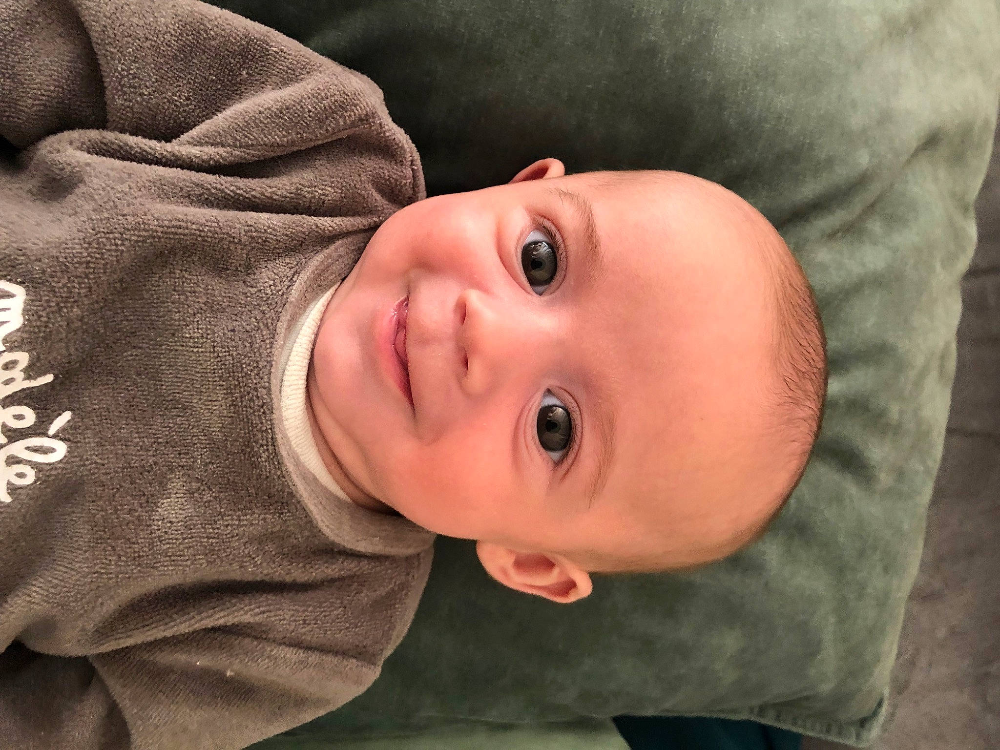 Léandro a rejoint le concours — aidez-le/la à gagner de superbes lots ! baby, baby_toddler_clothing, cheek, child, chin, close_up, eye, eyebrow, eyelash, flash_photography, forehead, happy, head, iris, joy, lip, nose, person, skin, sleeve