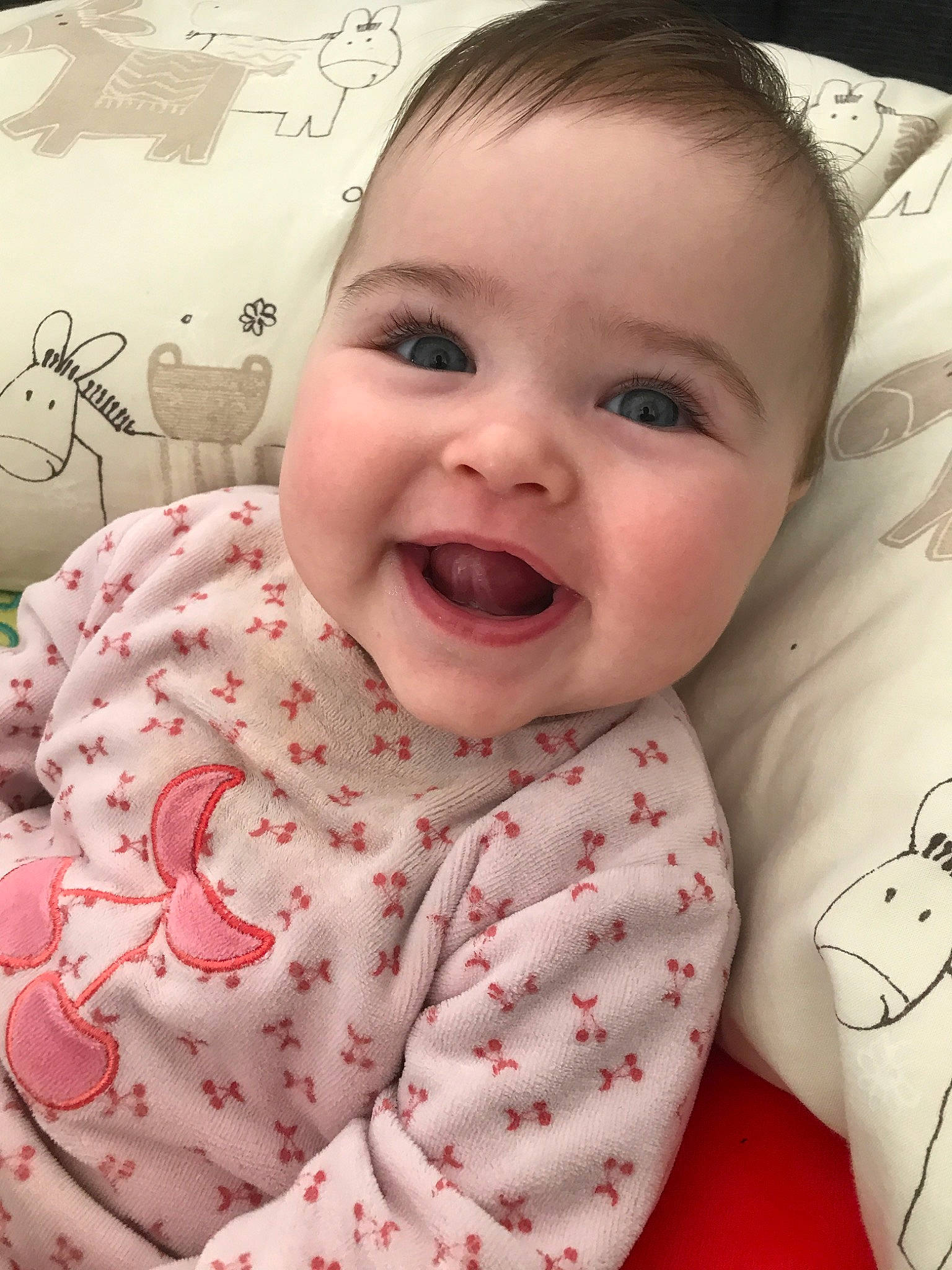 Lana-rose a rejoint le concours — aidez-le/la à gagner de superbes lots ! baby, baby_making_funny_faces, beauty, cheek, child, chin, eye, face, facial_expression, happy, head, joy, laugh, lip, mouth, nose, person, pink, skin, smile