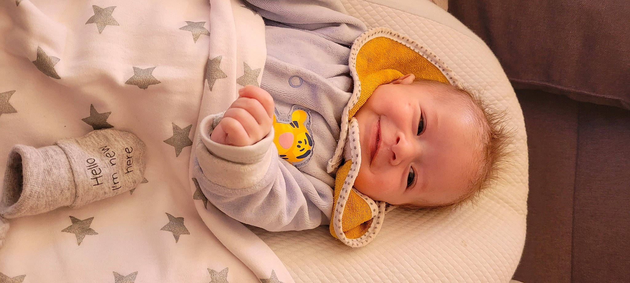 Lisandro participe au concours pour gagner de l'argent avec cette photo : baby, baby_products, baby_sleeping, baby_toddler_clothing, cheek, child, comfort, finger, gesture, happy, joy, linens, mouth, nail, nose, person, product, skin, sleeve, textile